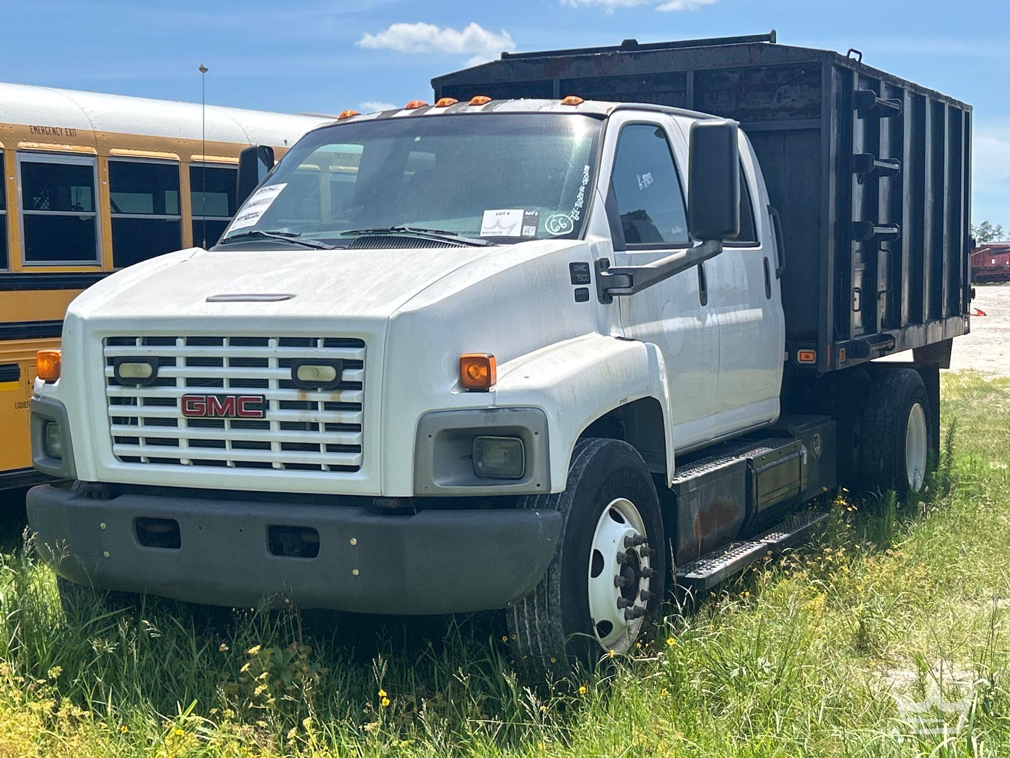 2006 GMC C7500 Crew Cab Chipper Truck