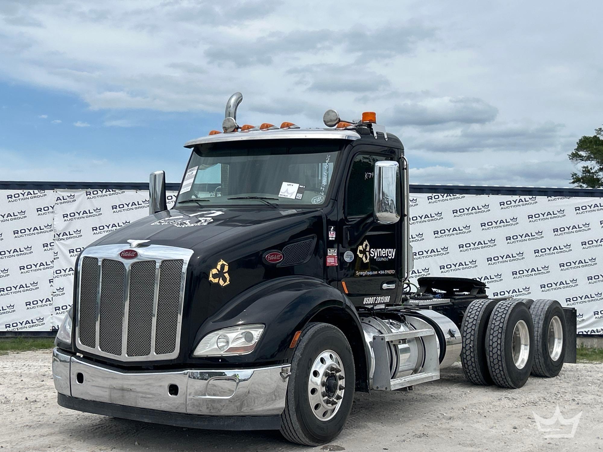 2019 Peterbilt 579 T/A Wet Kit Day Cab Truck Tractor