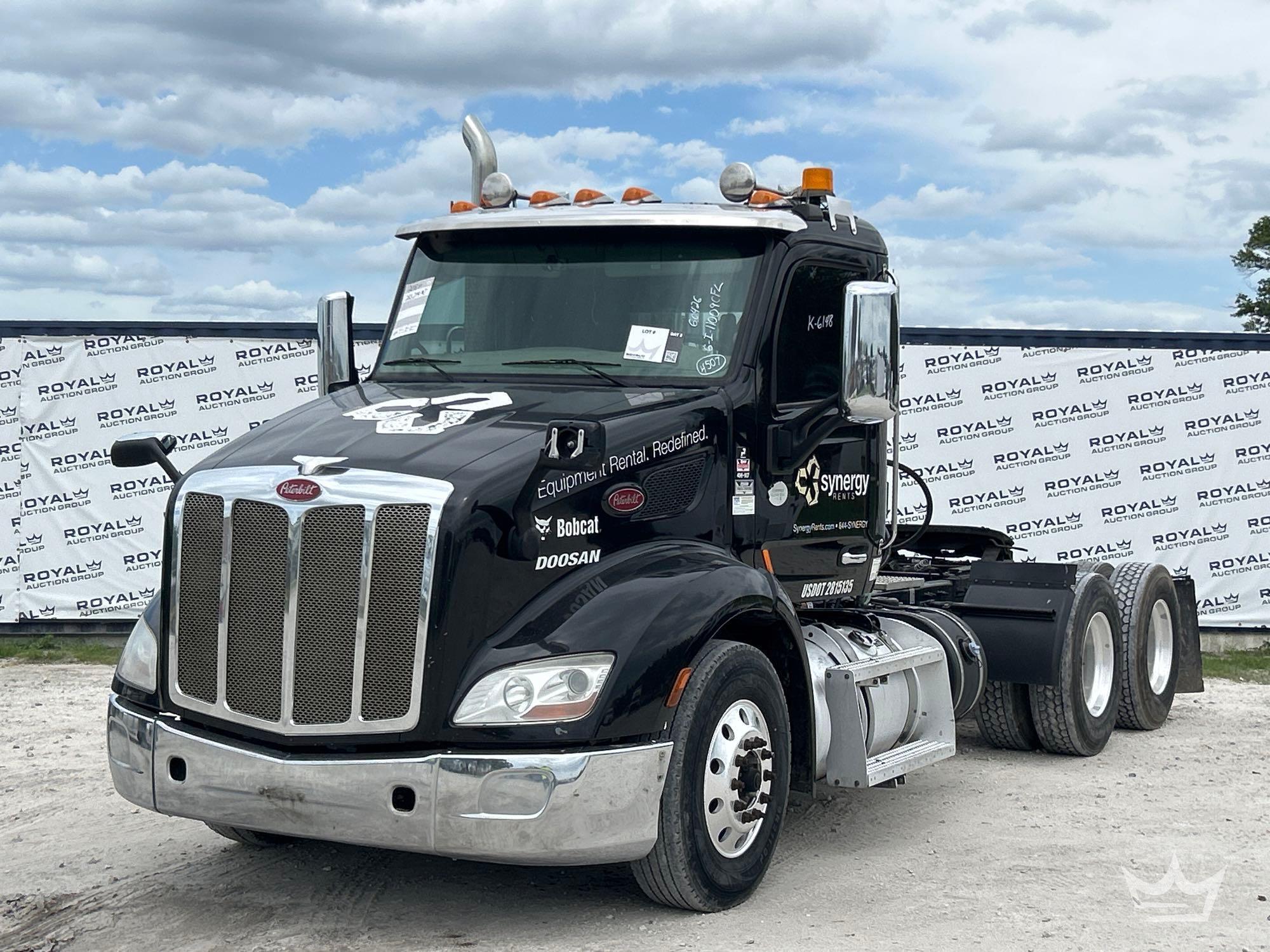 2018 Peterbilt 579 T/A Wet Kit Day Cab Truck Tractor