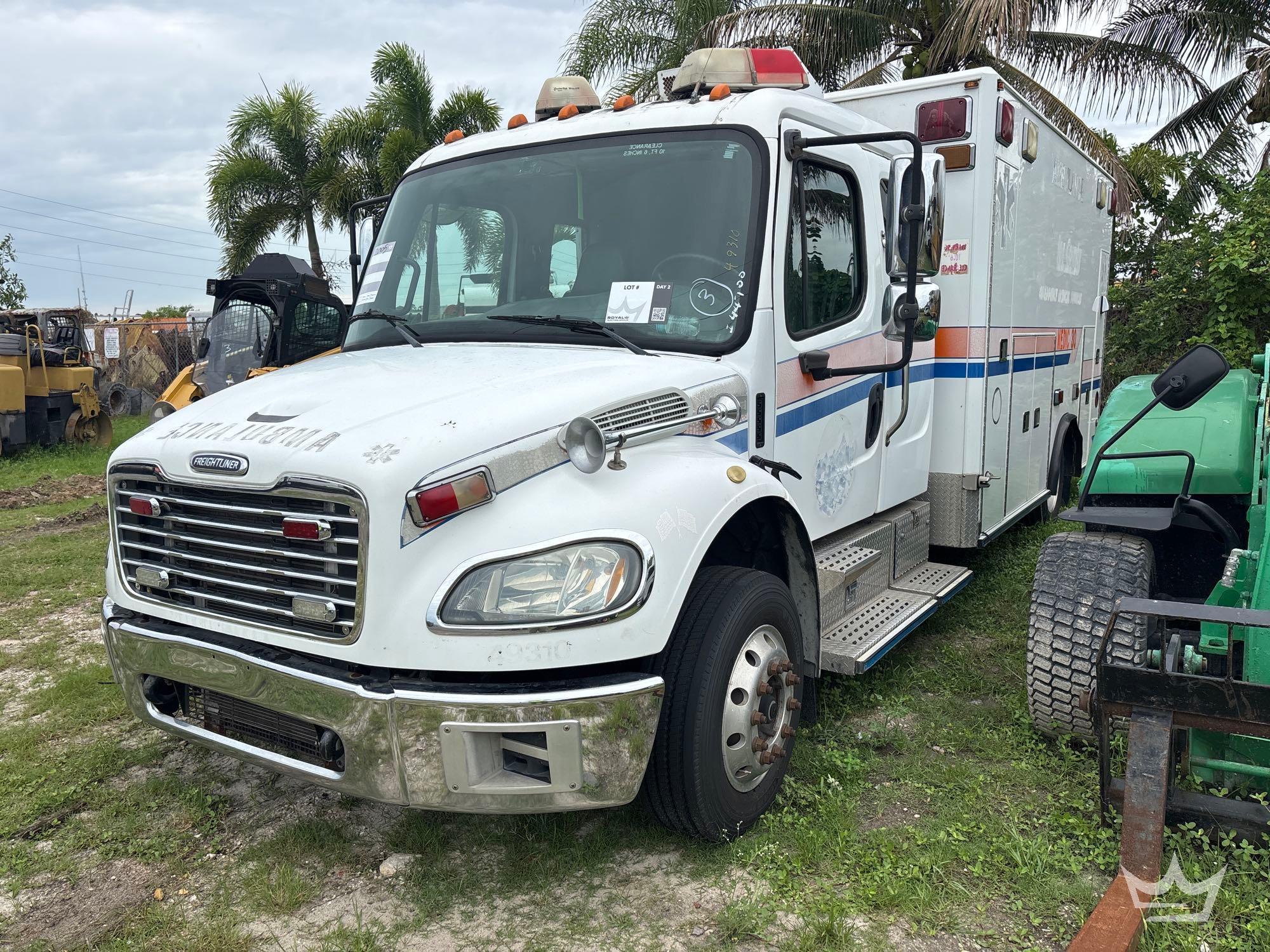 2005 Freightliner M2 106 Ambulance