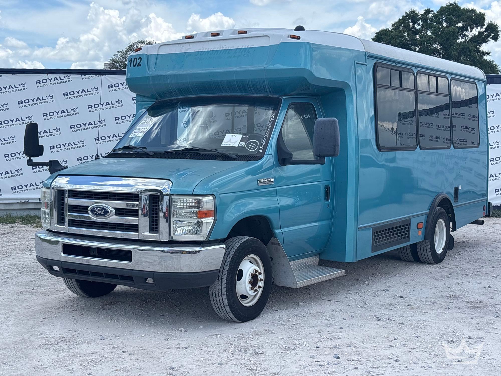2017 Ford E-450 Super Duty Shuttle Bus