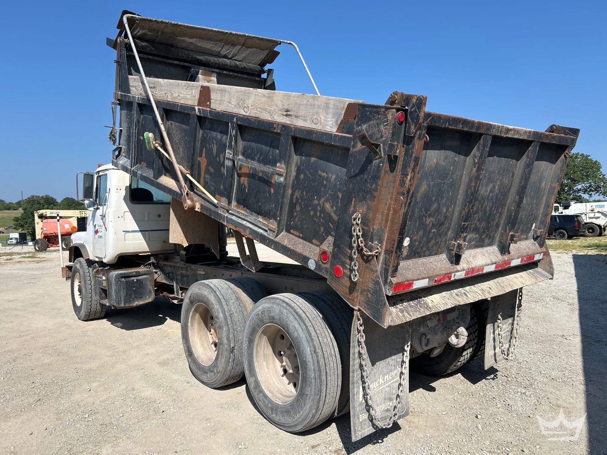 1994 Mack DM690S