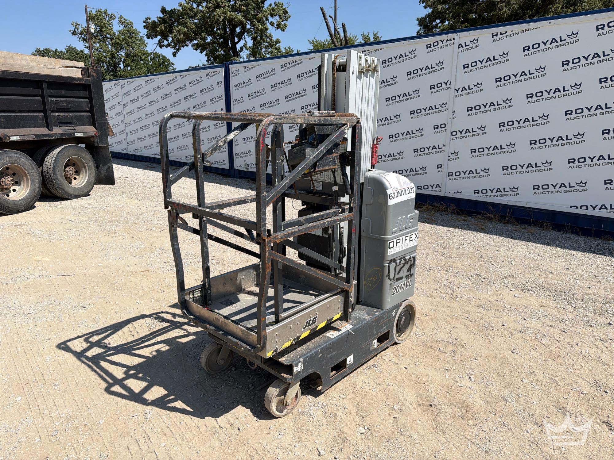 2021 JLG 20MVL