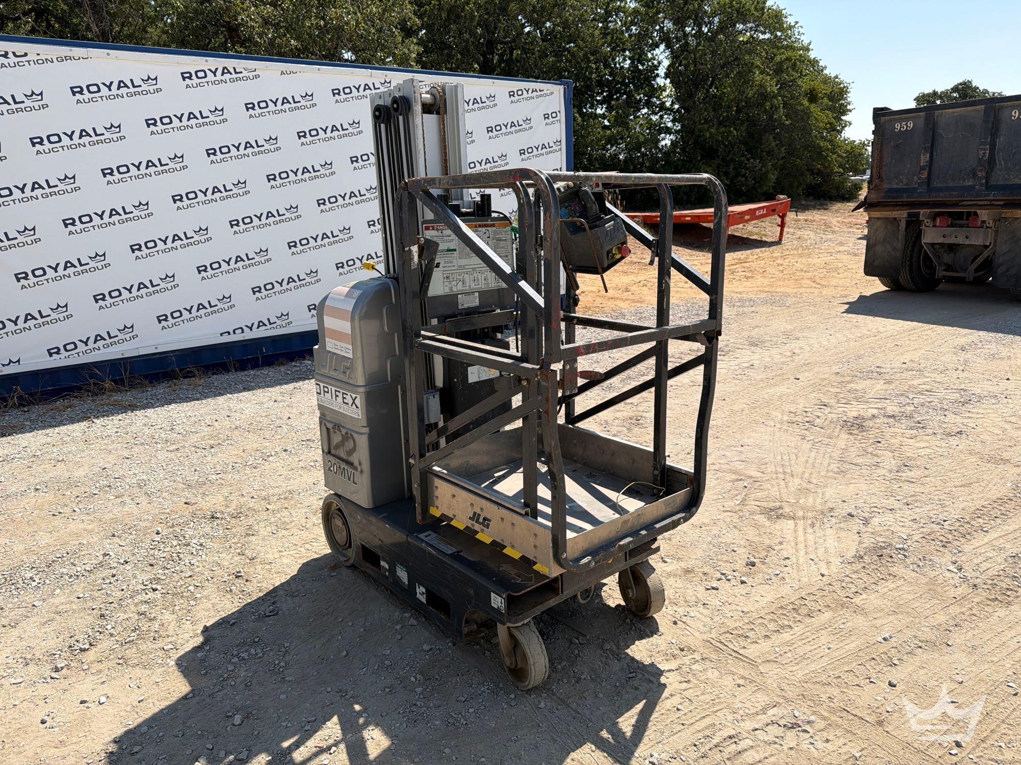 2021 JLG 20MVL