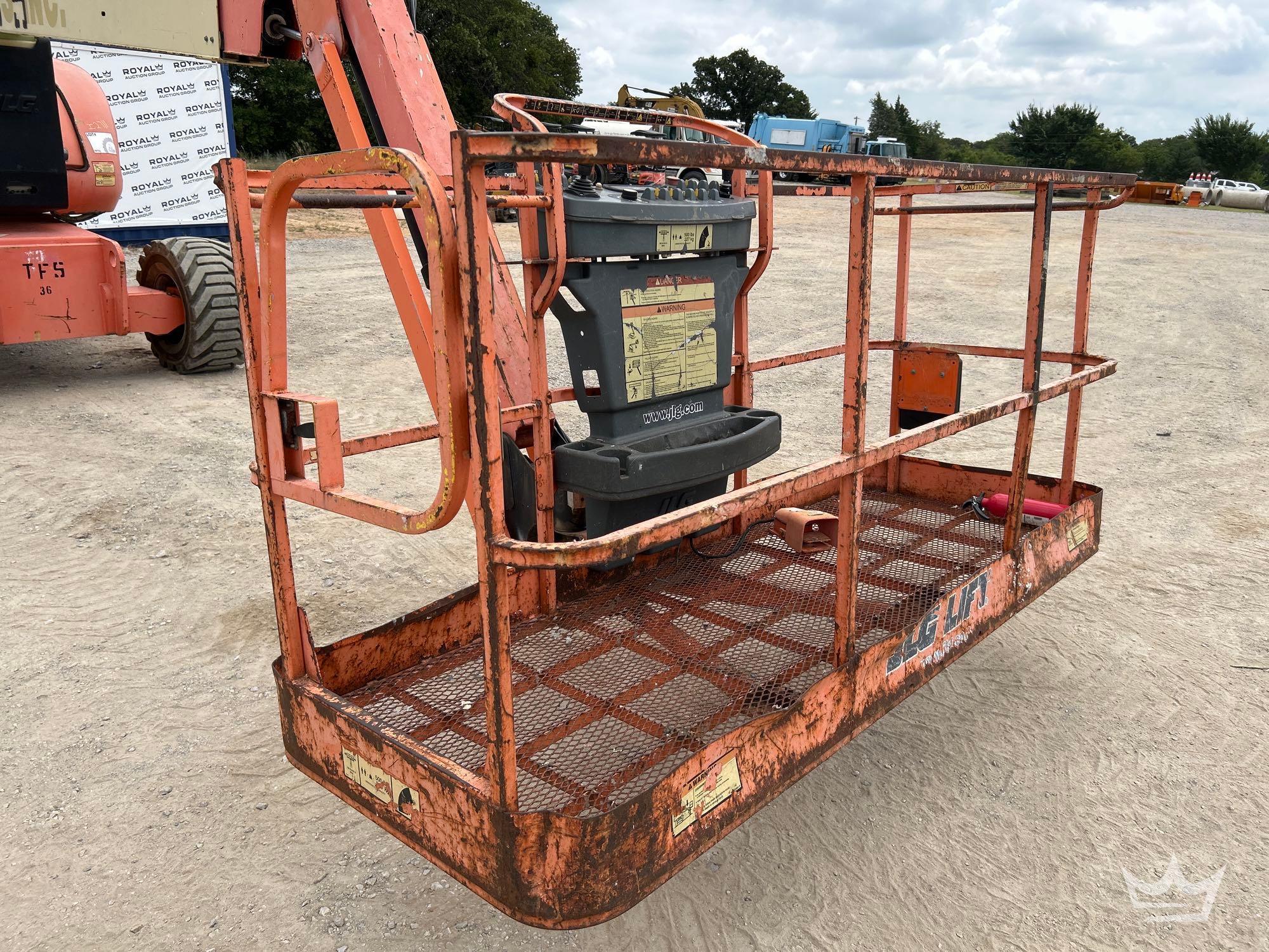 2008 JLG 800AJ
