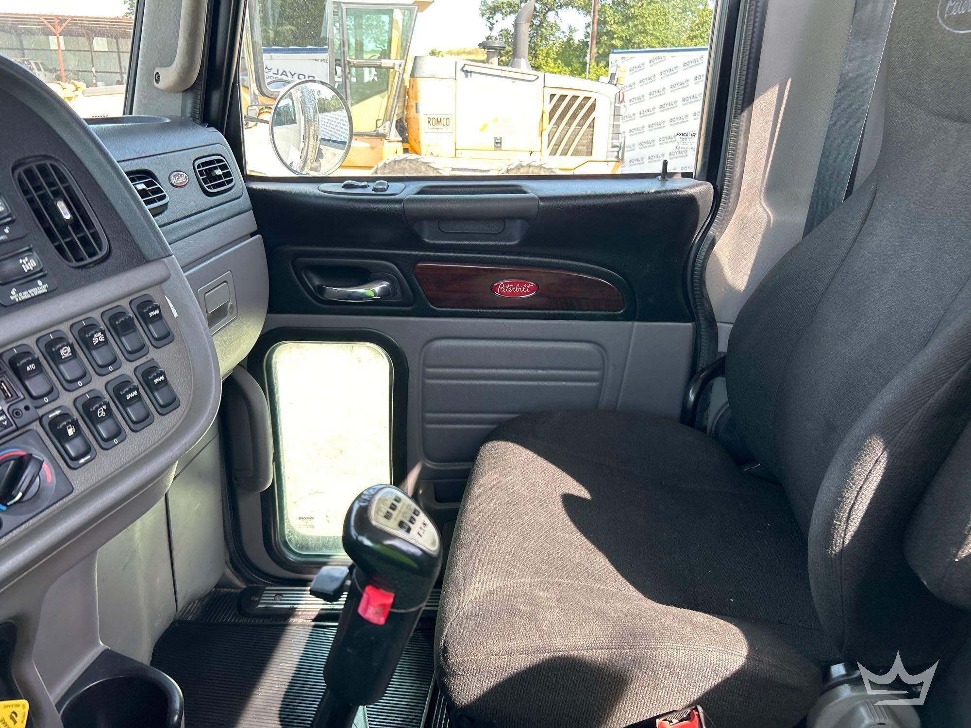 2020 Peterbilt 389