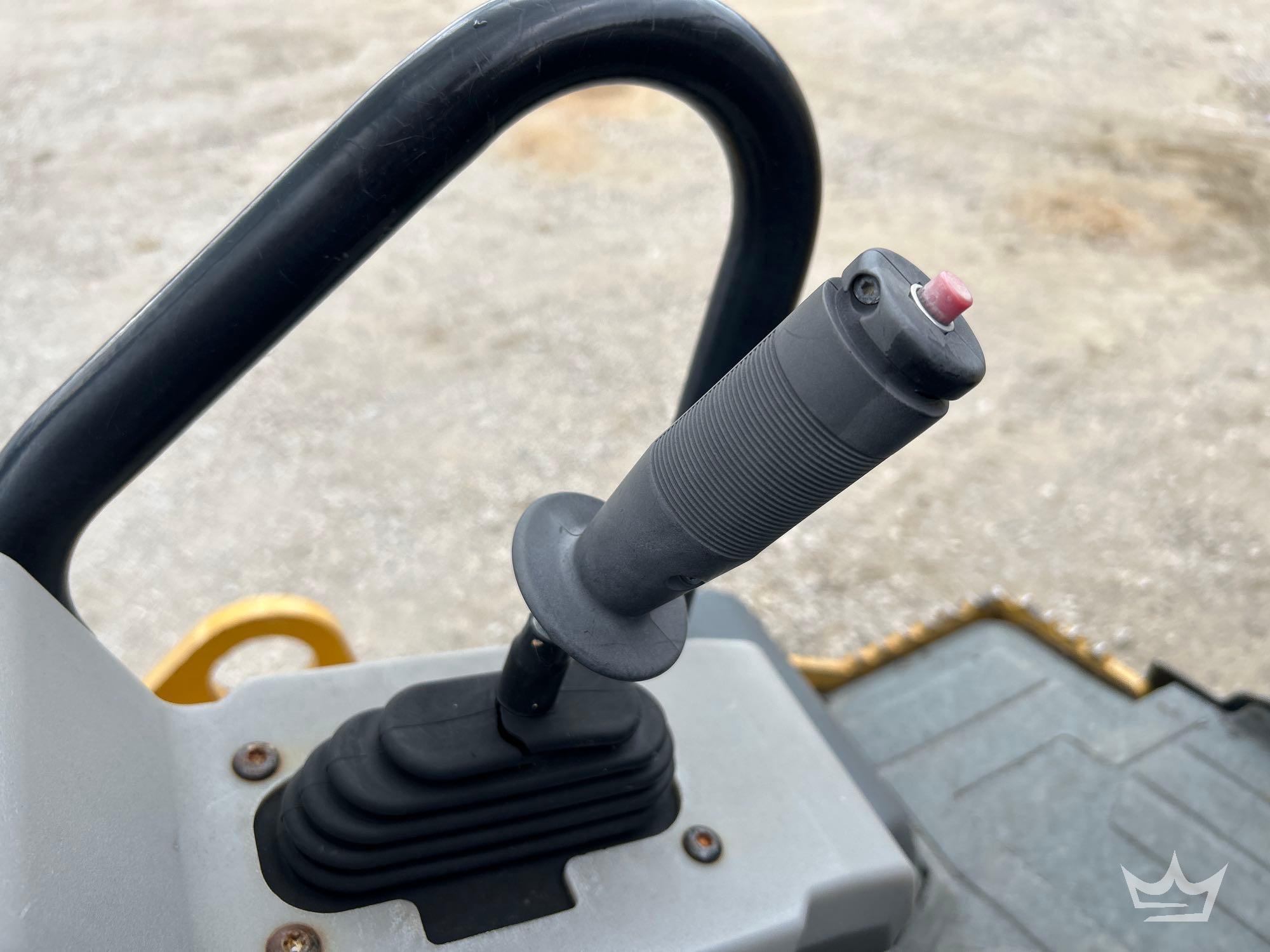 2014 Caterpillar CB-34