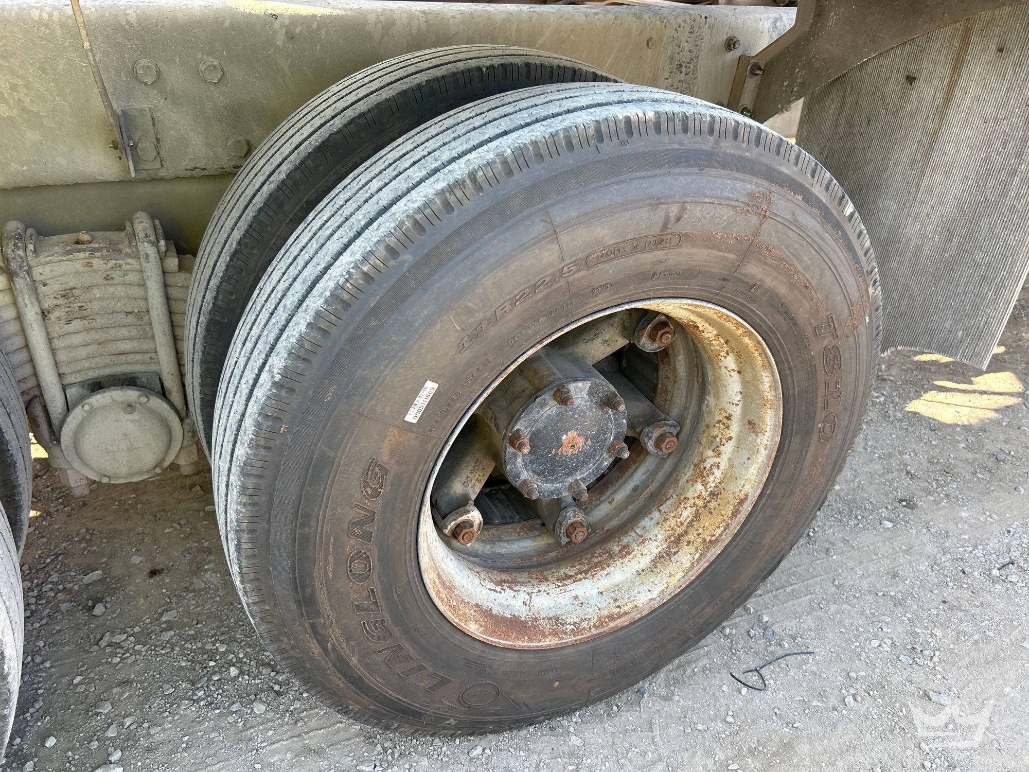 1994 Mack DM690S