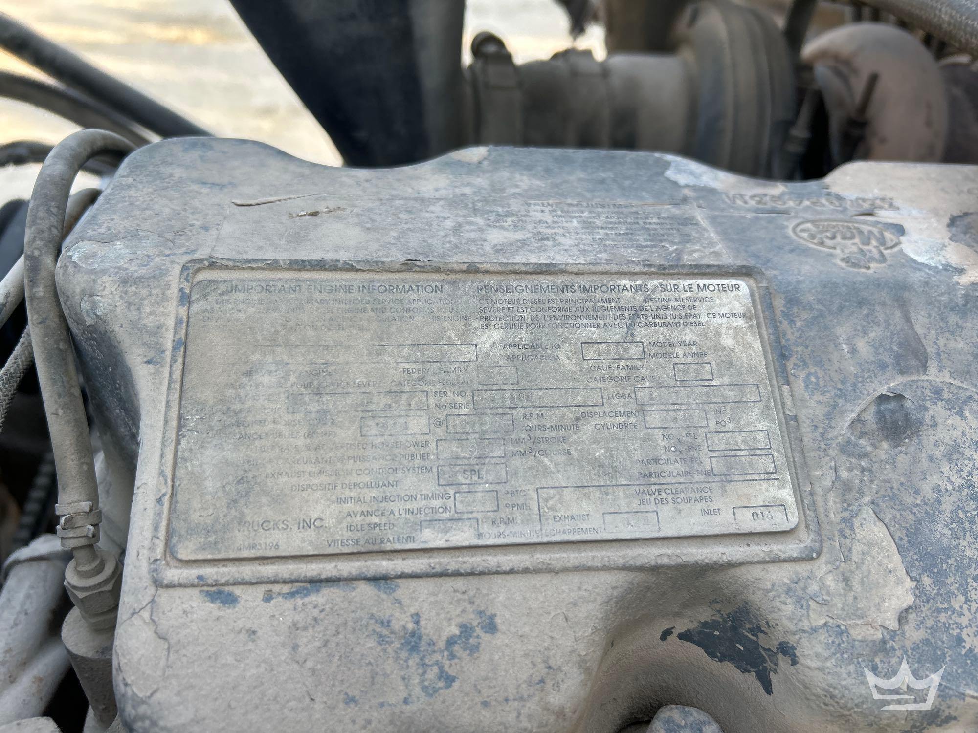 1994 Mack DM690S