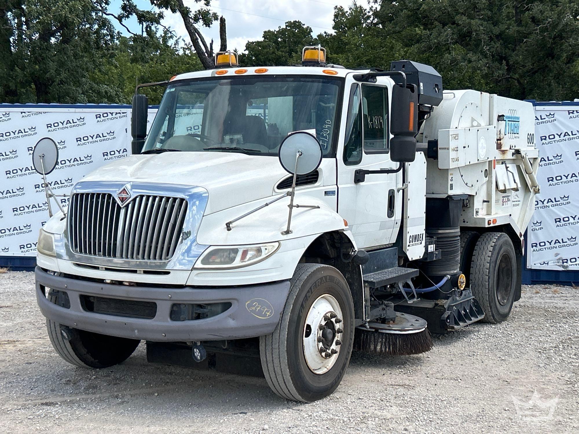 Photo of a 2014 International DuraStar 4300