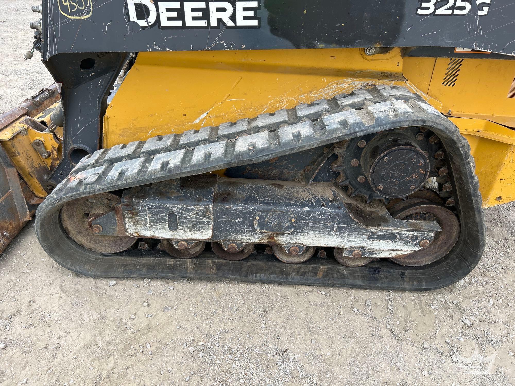 2022 John Deere 325G