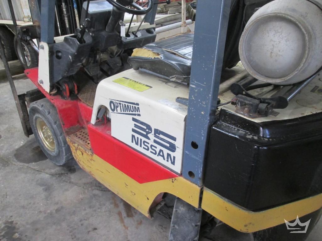 2000 Nissan 35