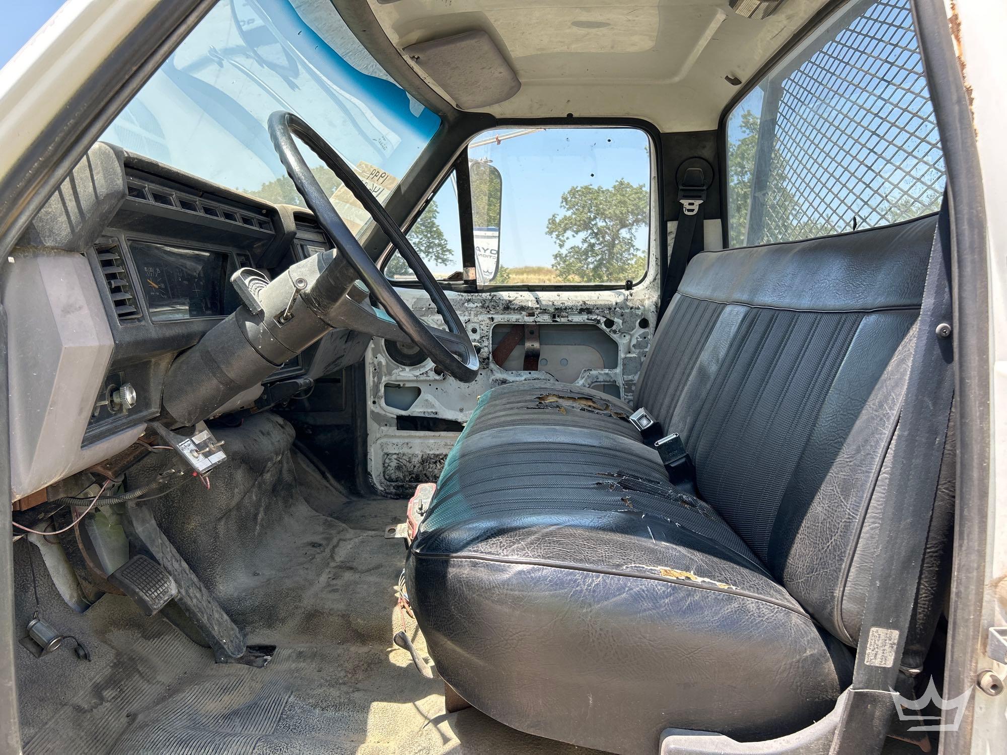 1999 Ford F800