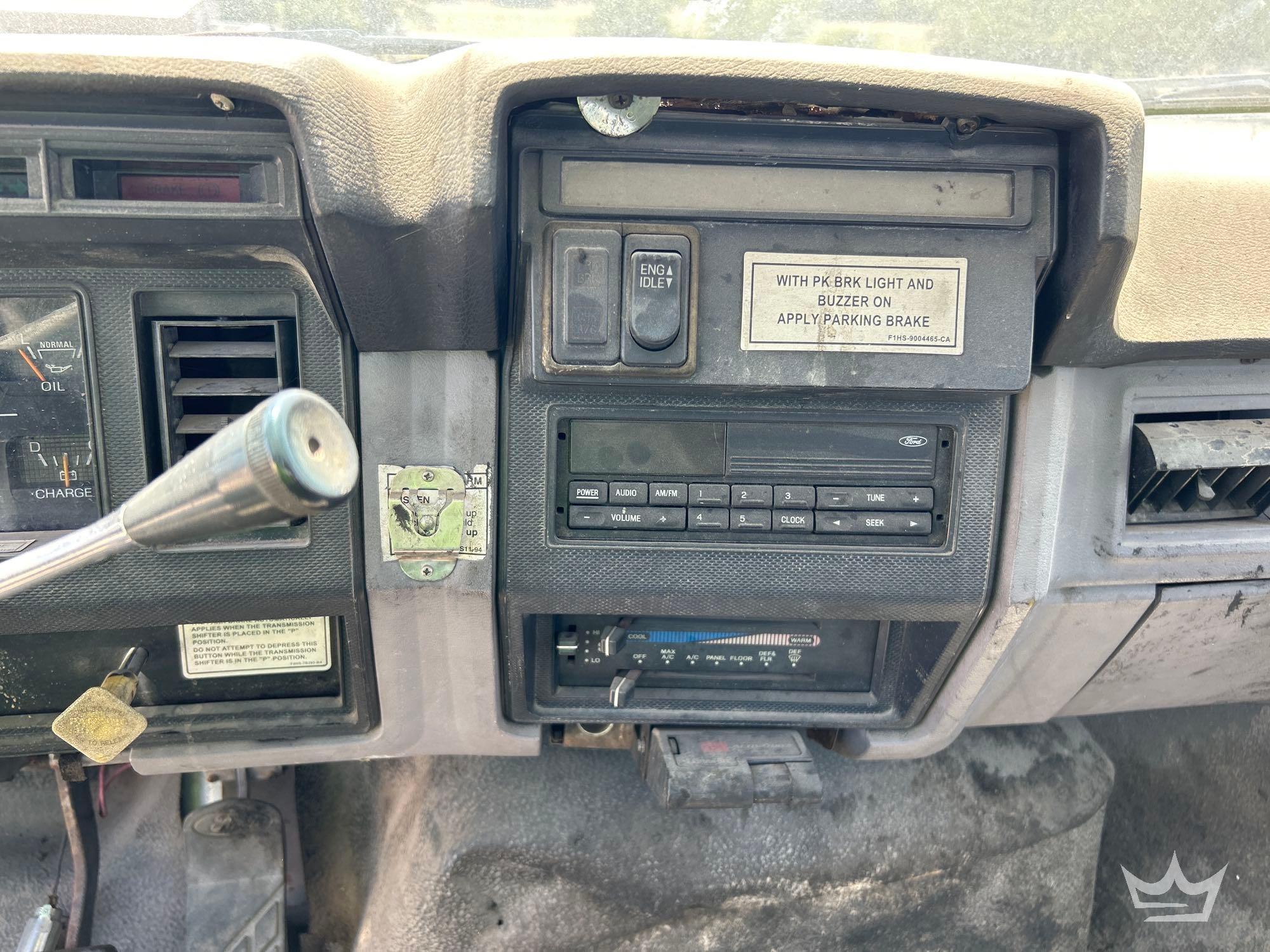1999 Ford F800
