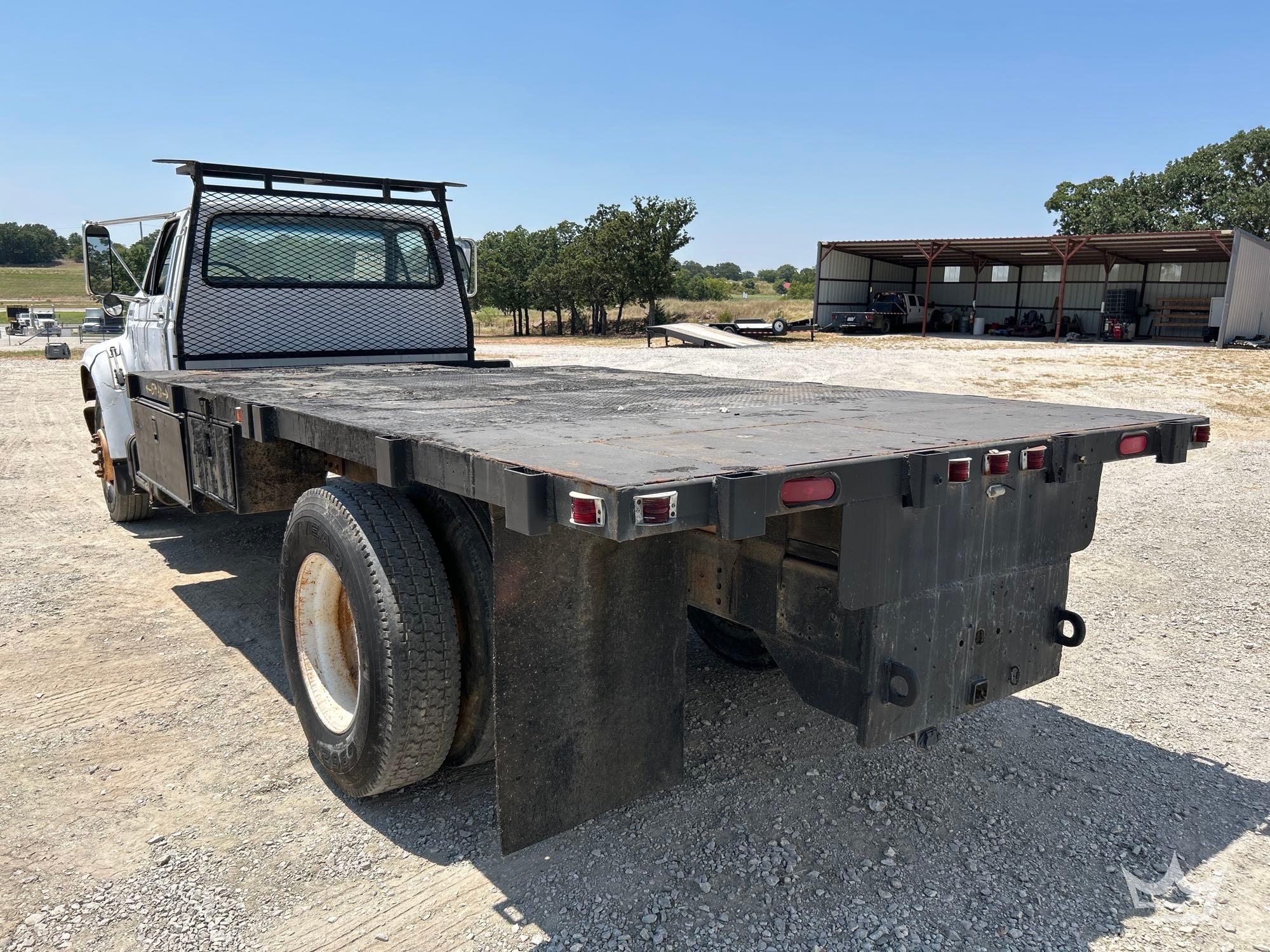1999 Ford F800