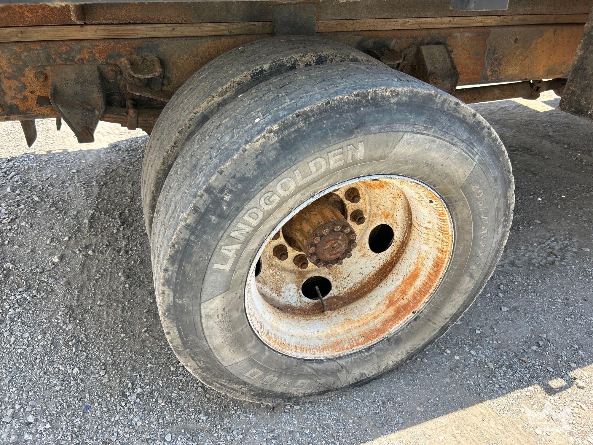 1999 Ford F800