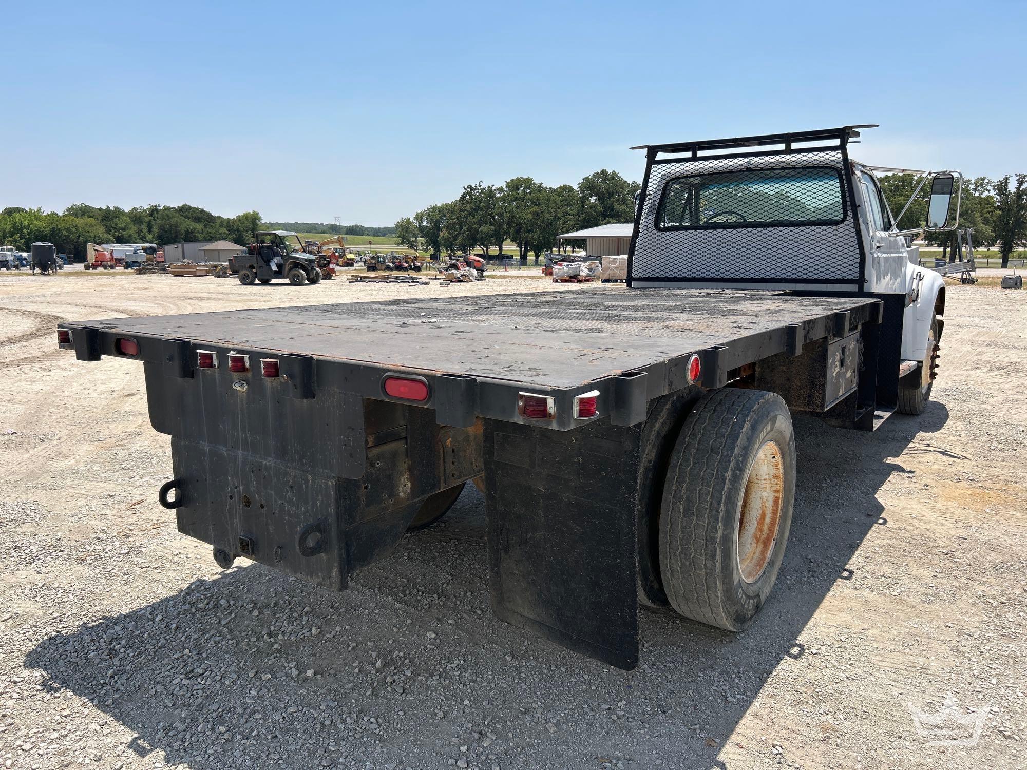 1999 Ford F800