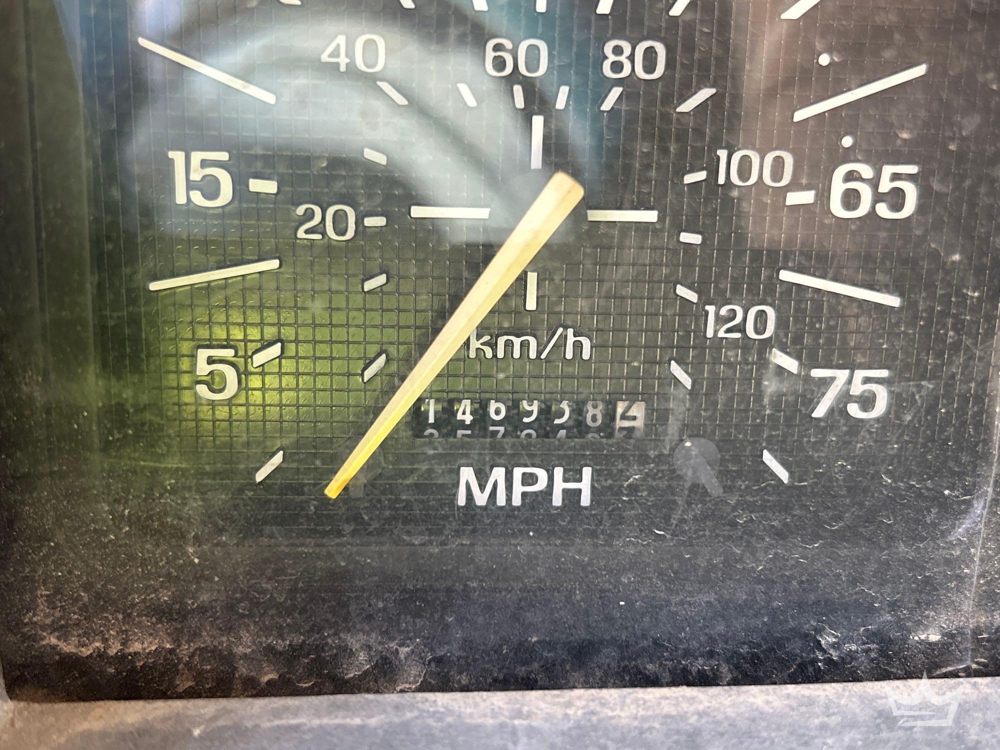 1999 Ford F800