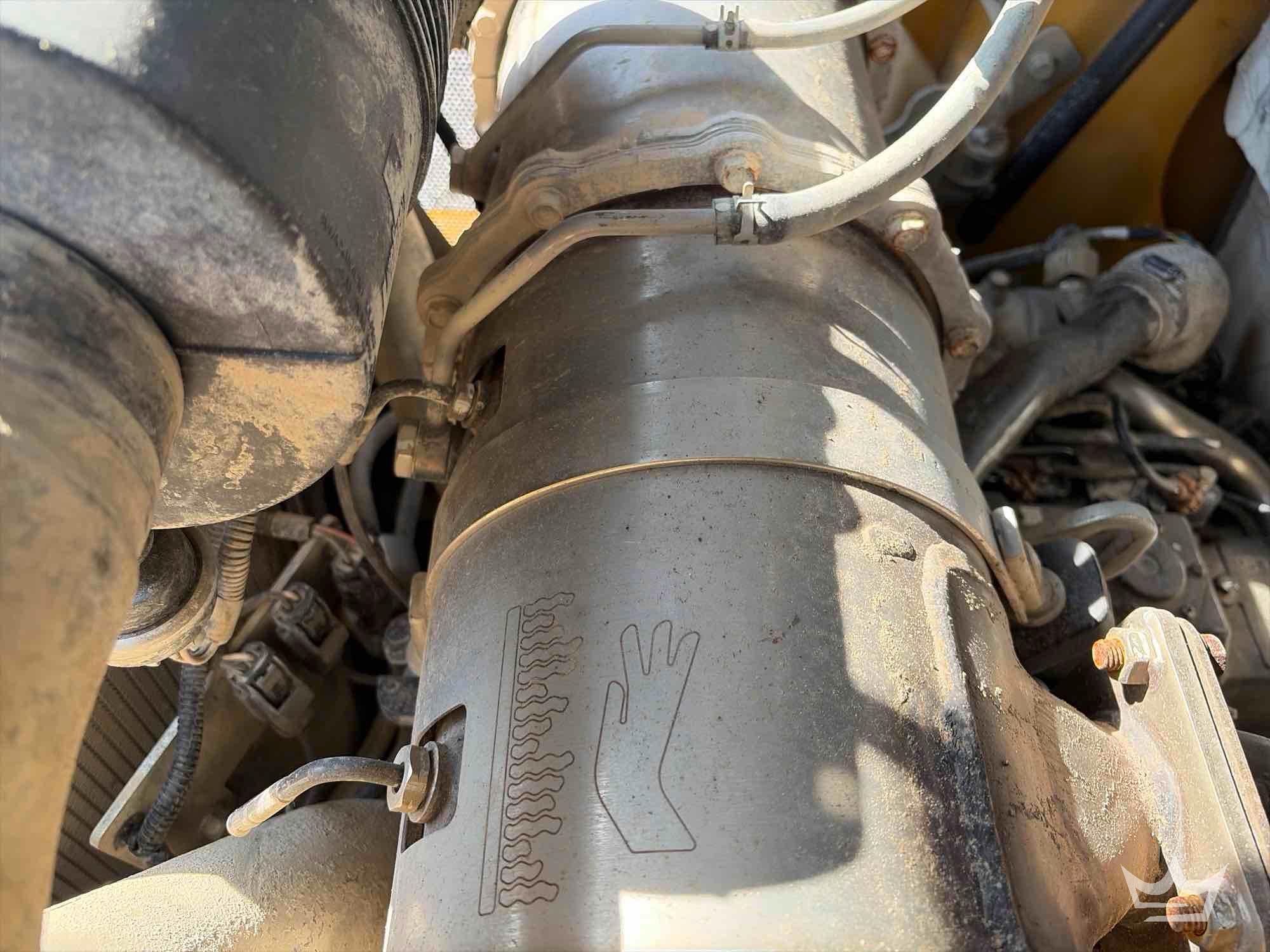 2022 John Deere 325G