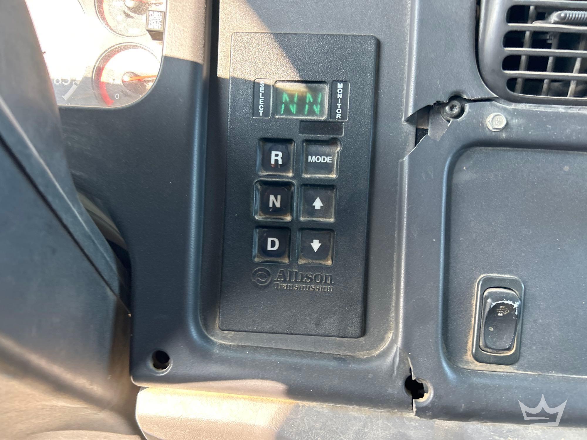 2012 Freightliner M2 106
