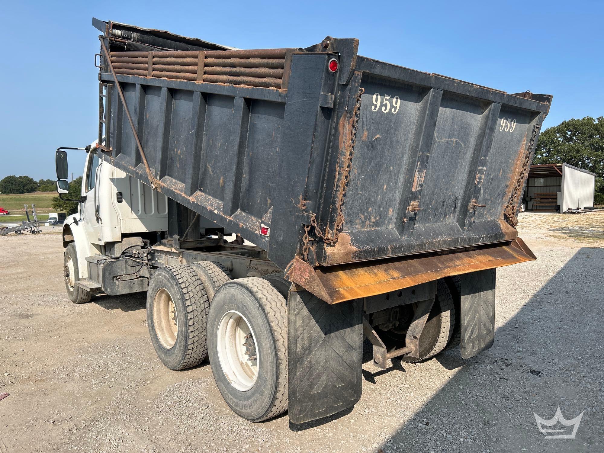 2012 Freightliner M2 106