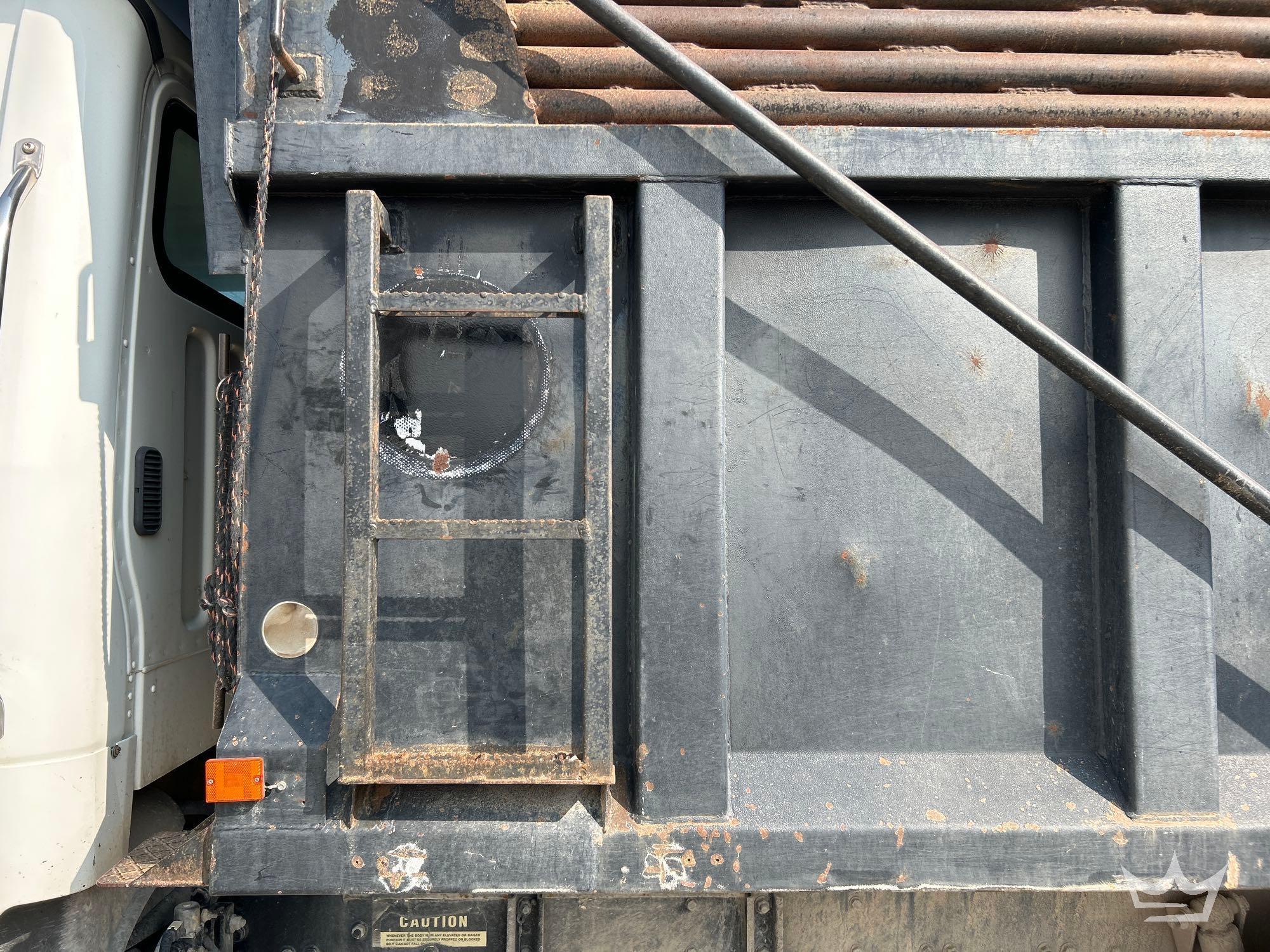 2012 Freightliner M2 106