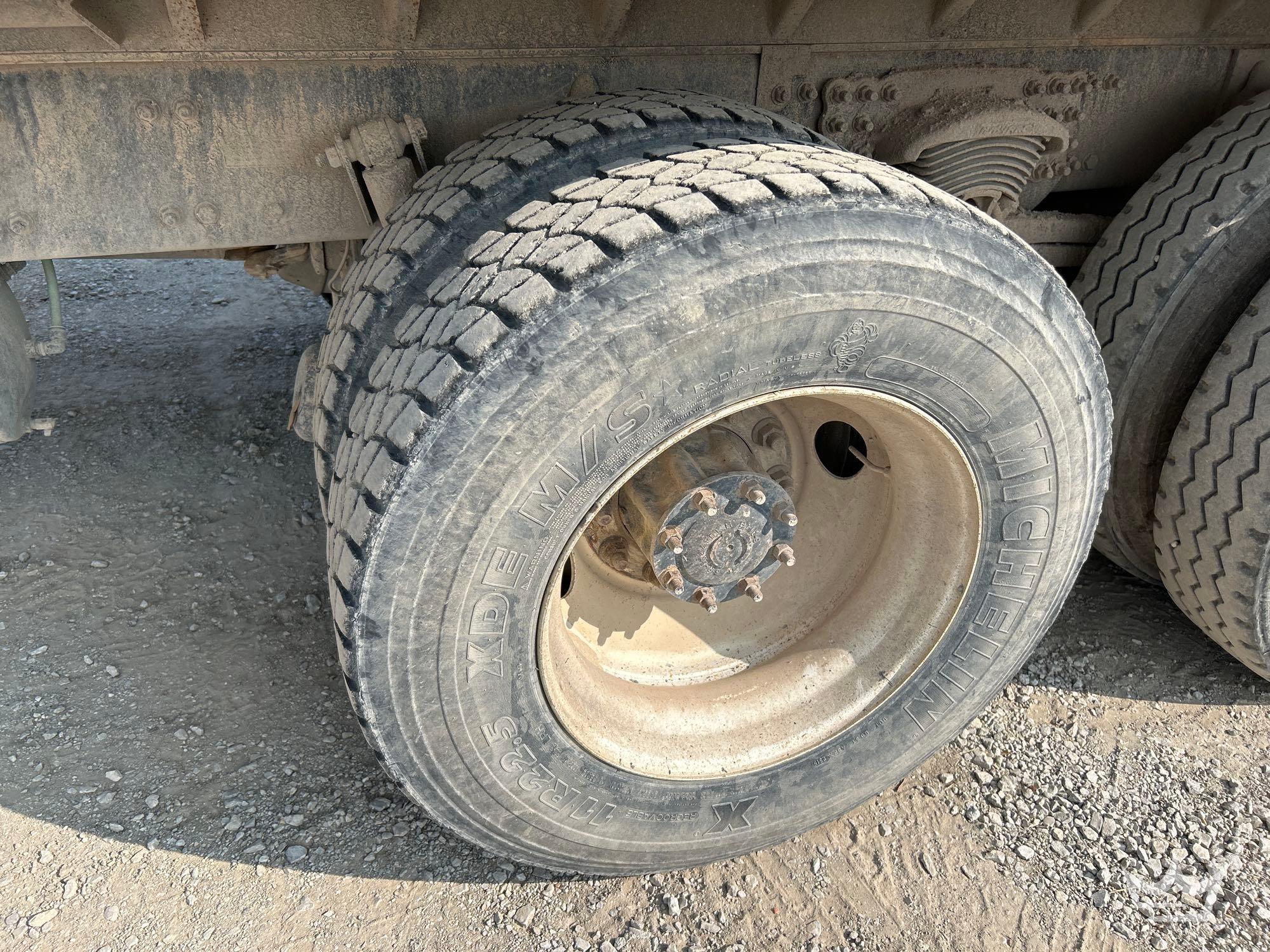2012 Freightliner M2 106