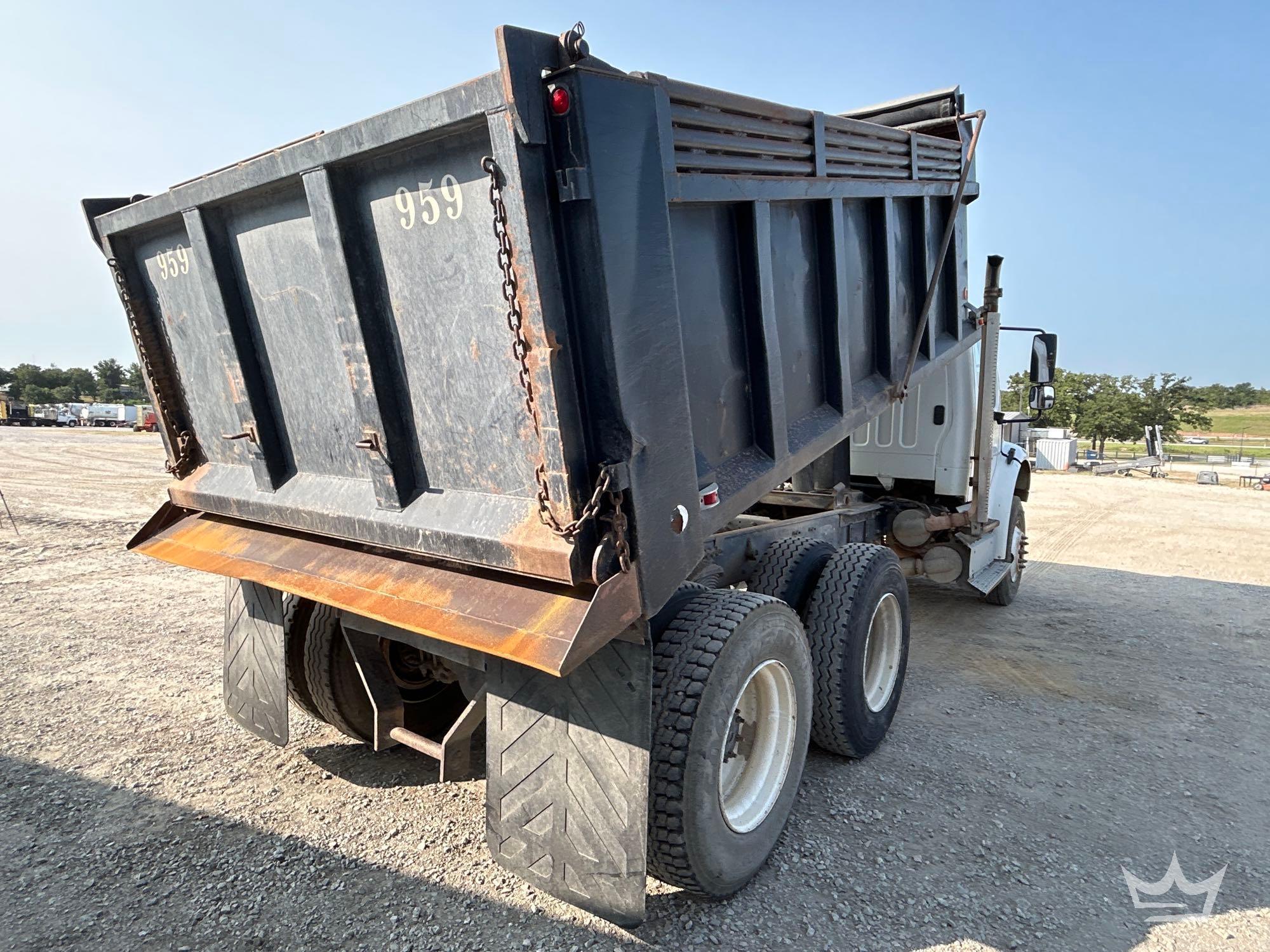 2012 Freightliner M2 106