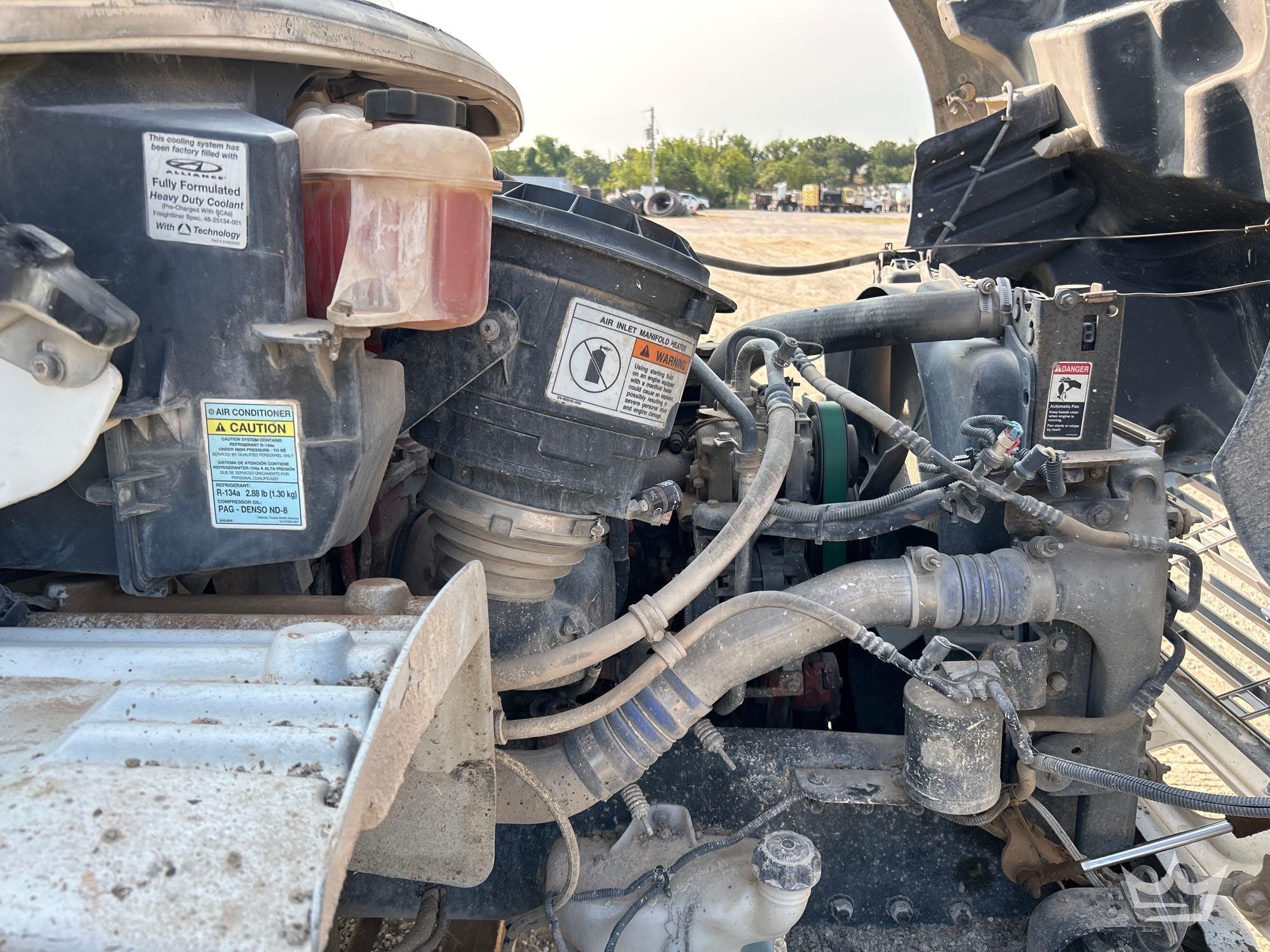 2012 Freightliner M2 106