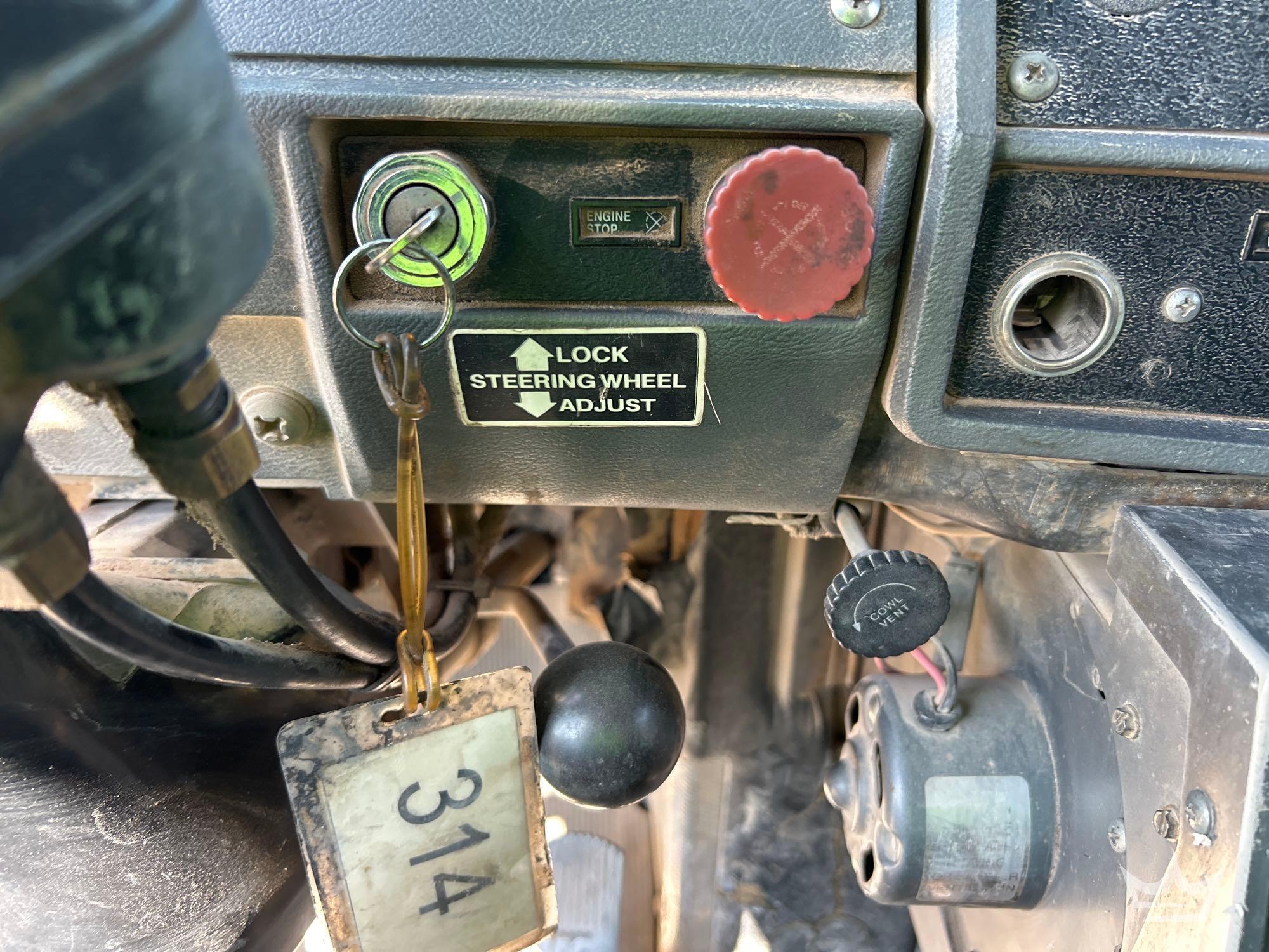 1994 Mack DM690S