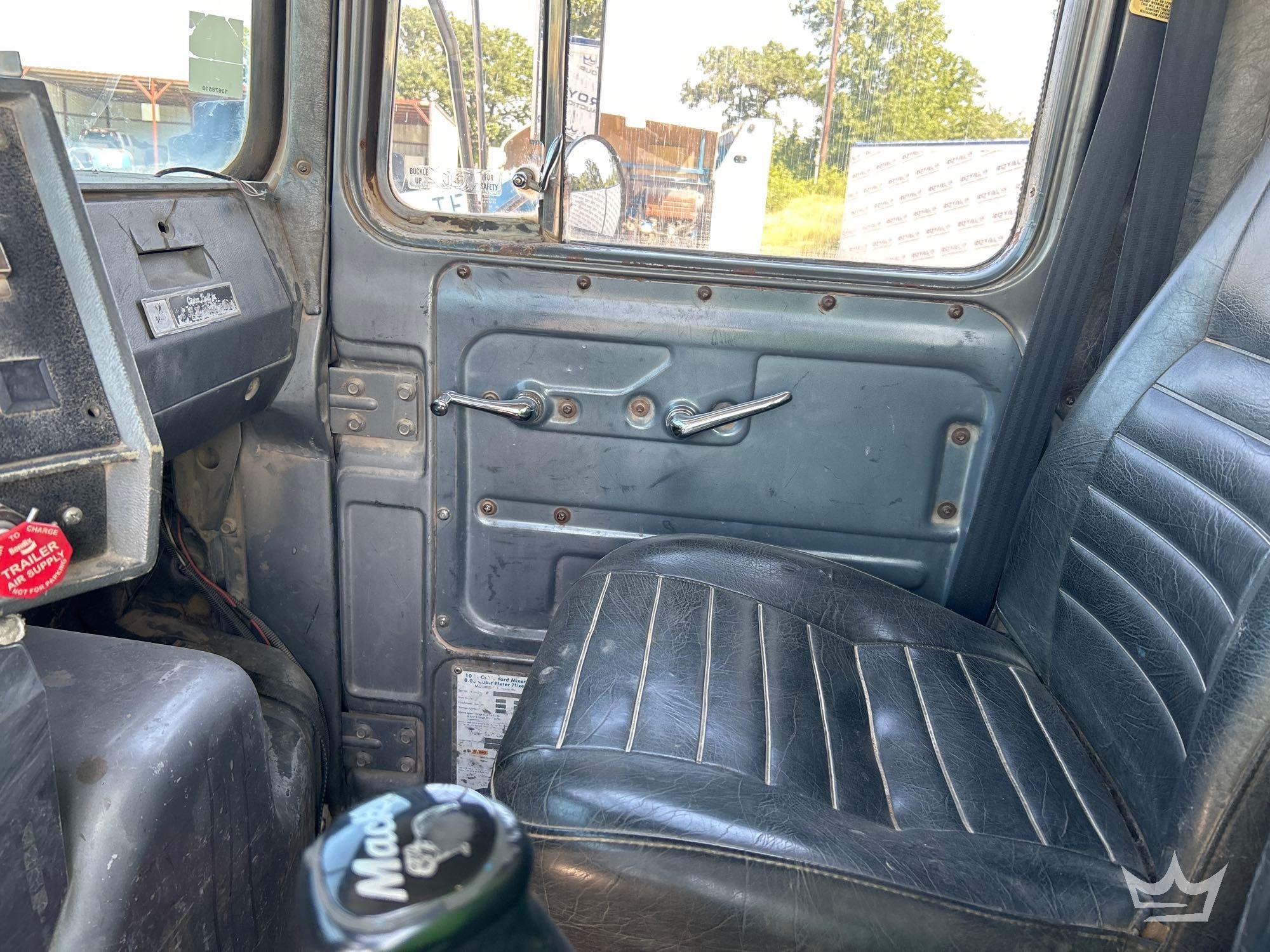 1994 Mack DM690S