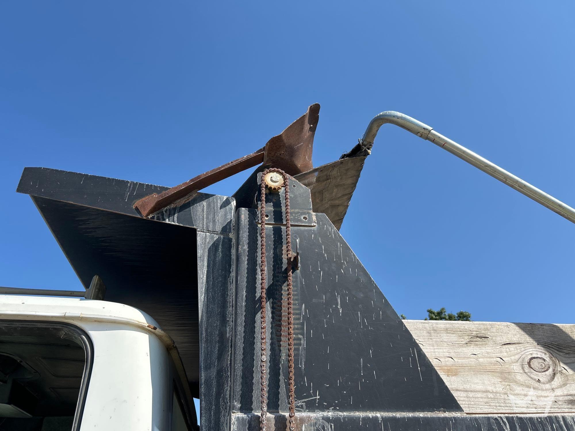 1994 Mack DM690S