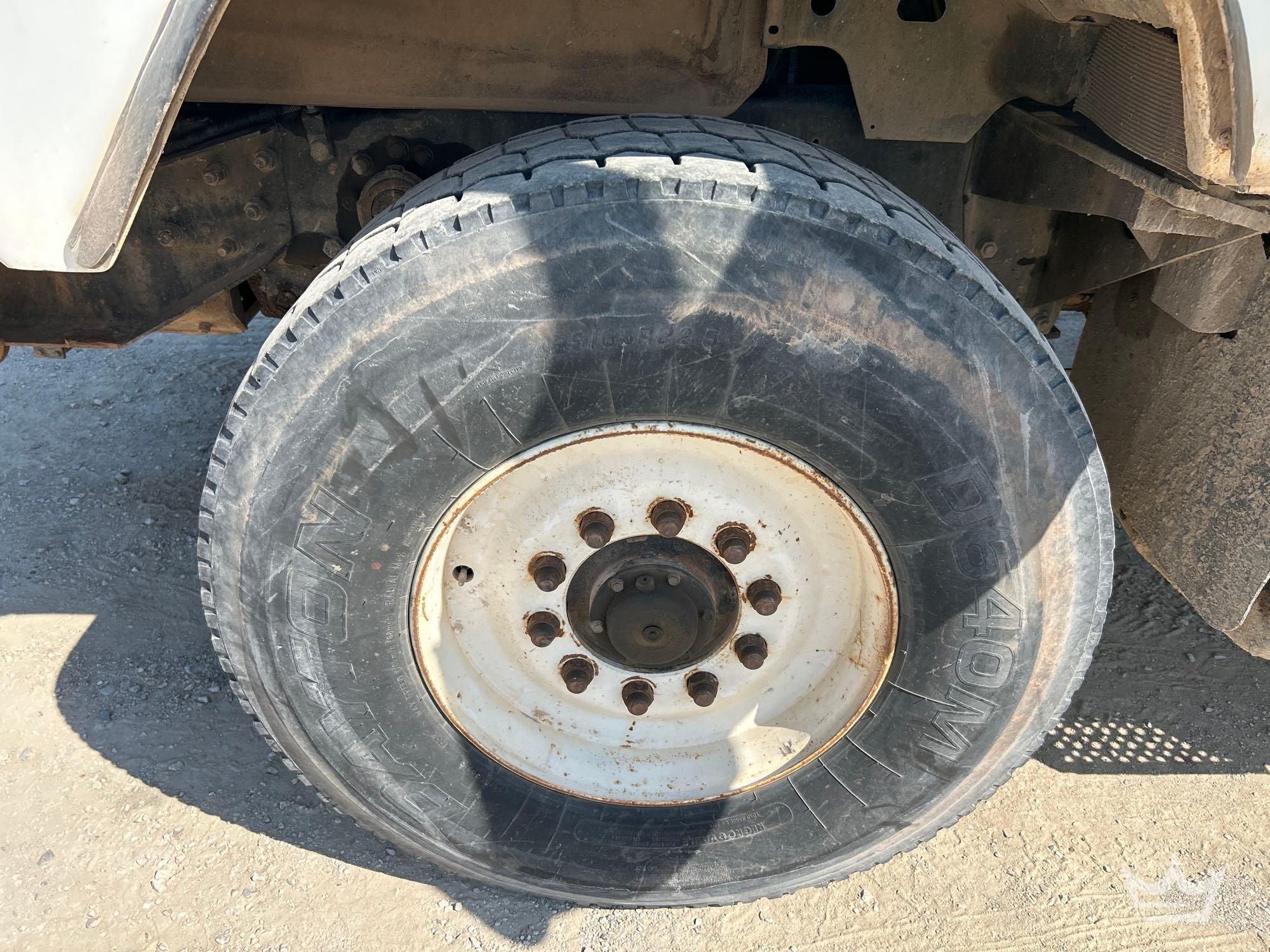 1994 Mack DM690S