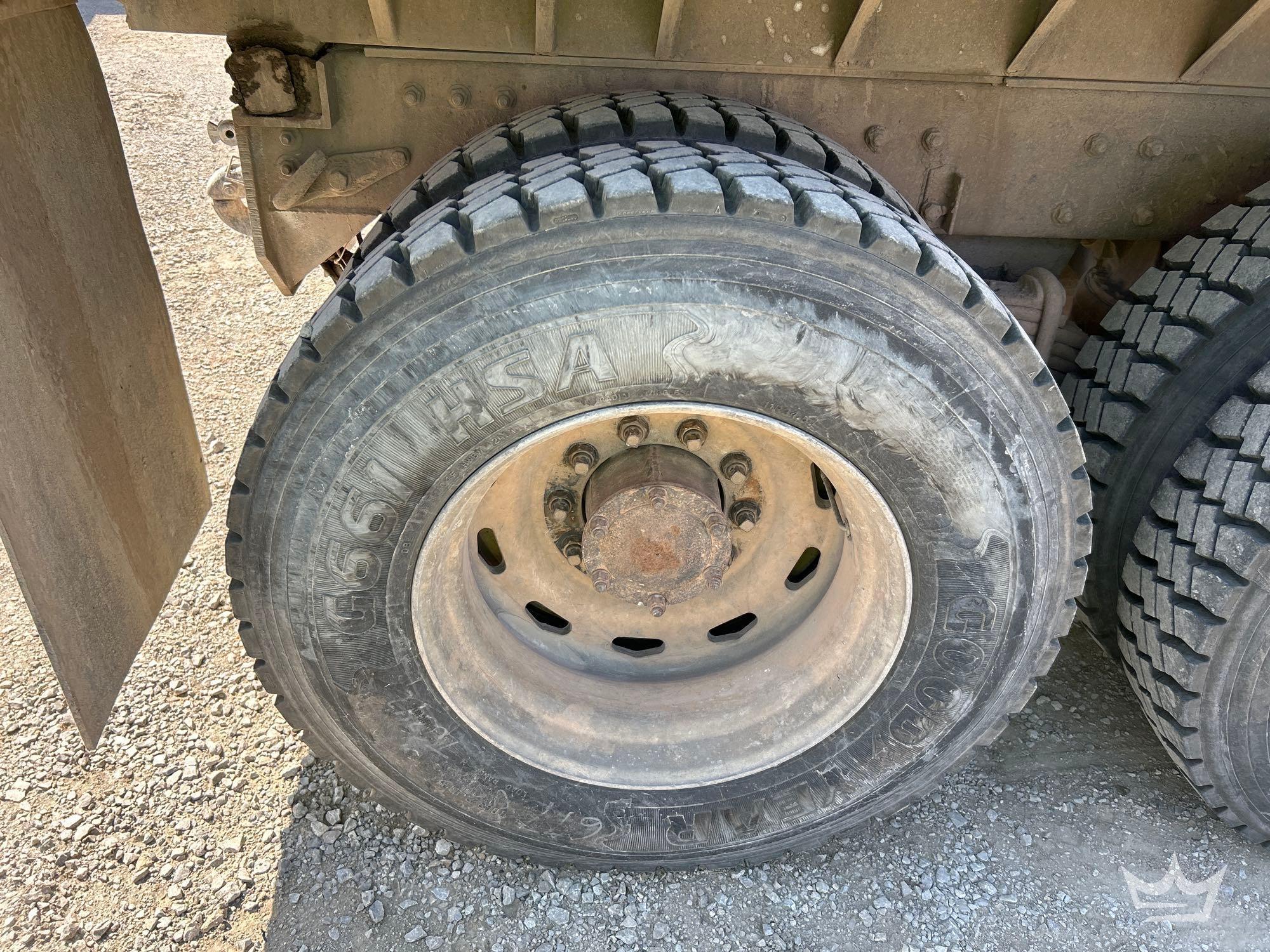 1994 Mack DM690S