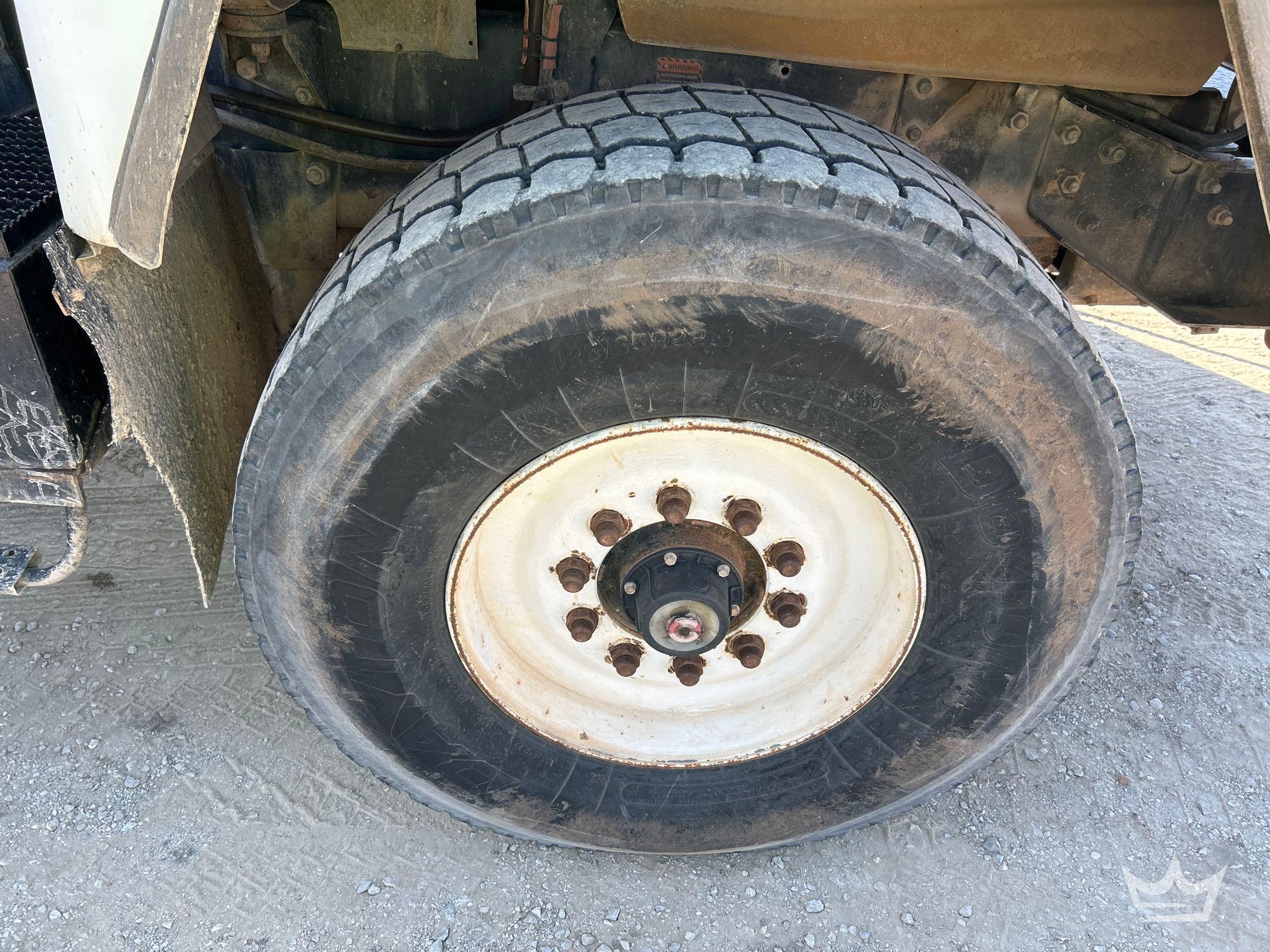 1994 Mack DM690S