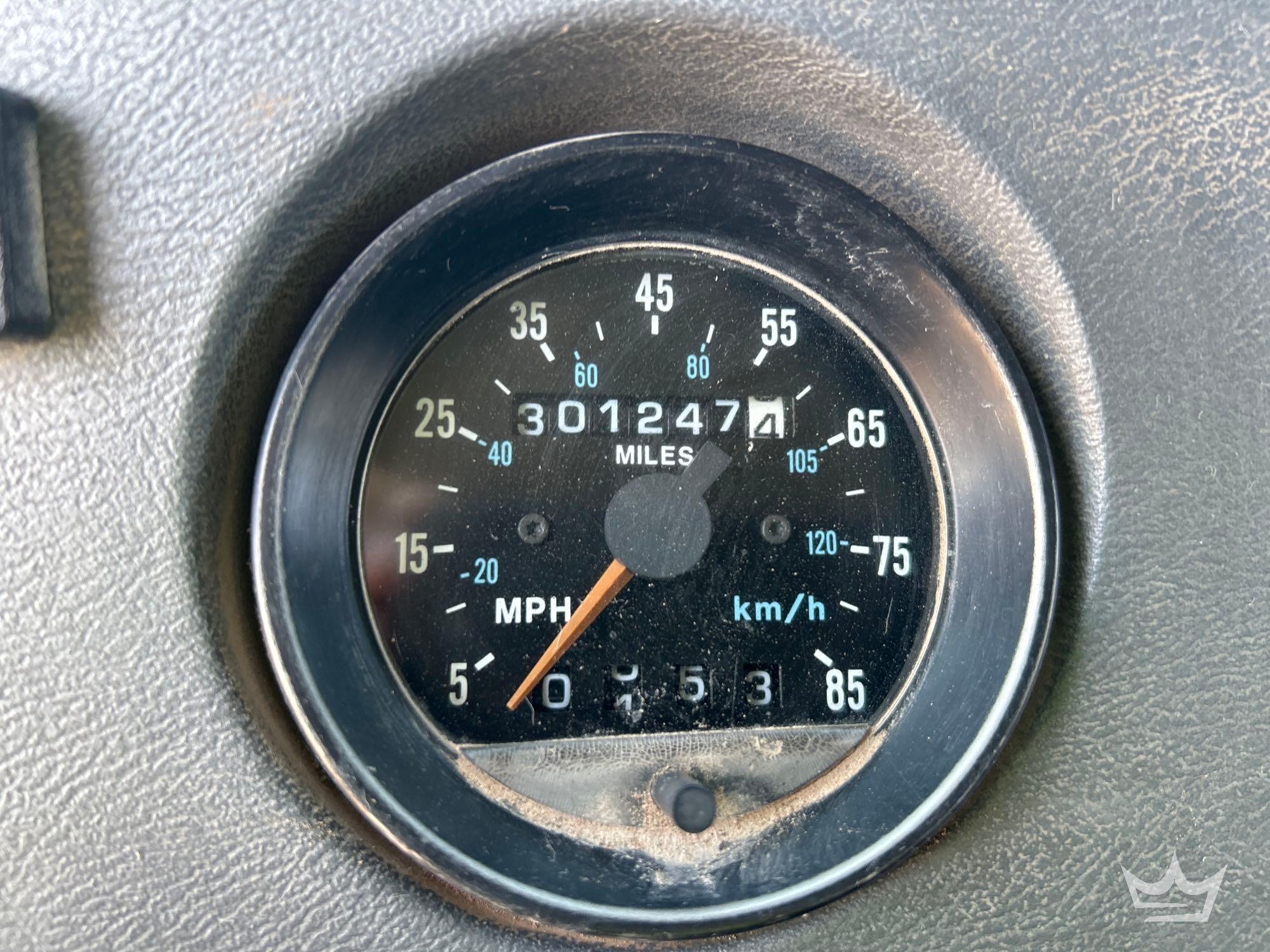 1994 Mack DM690S