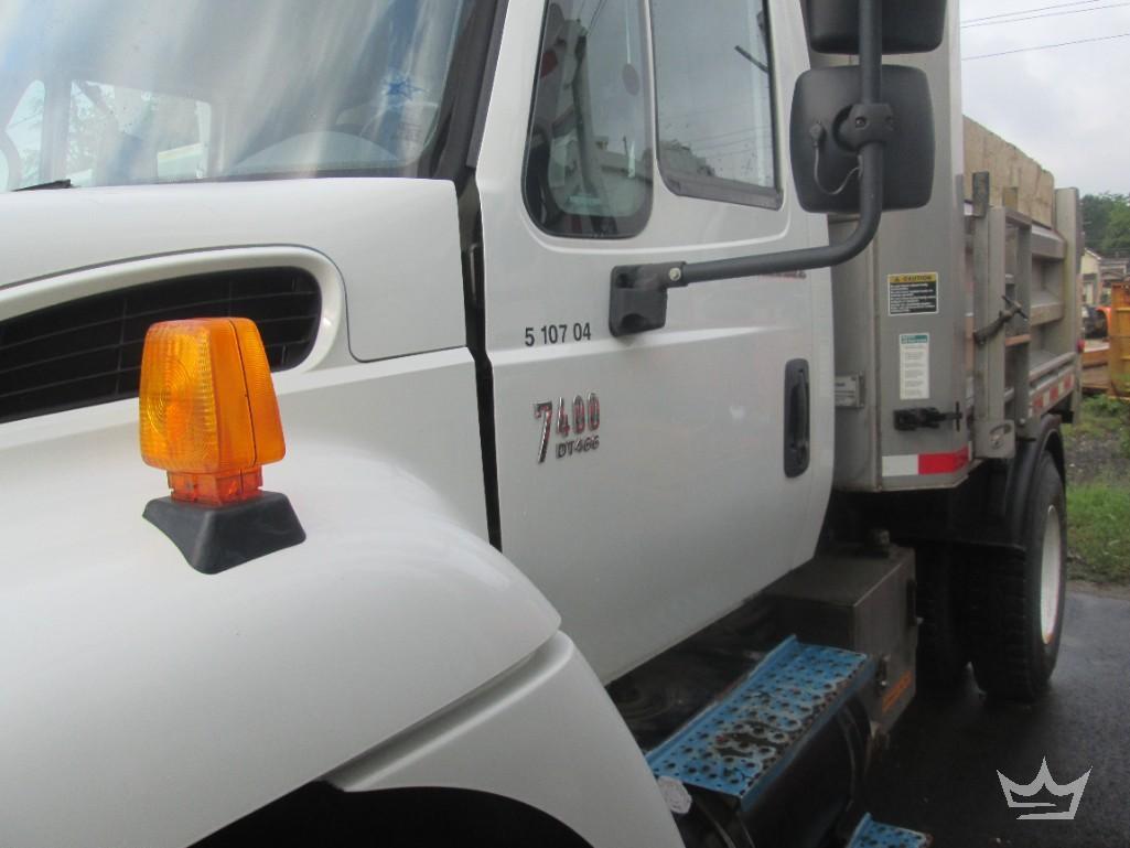 2004 International 7400