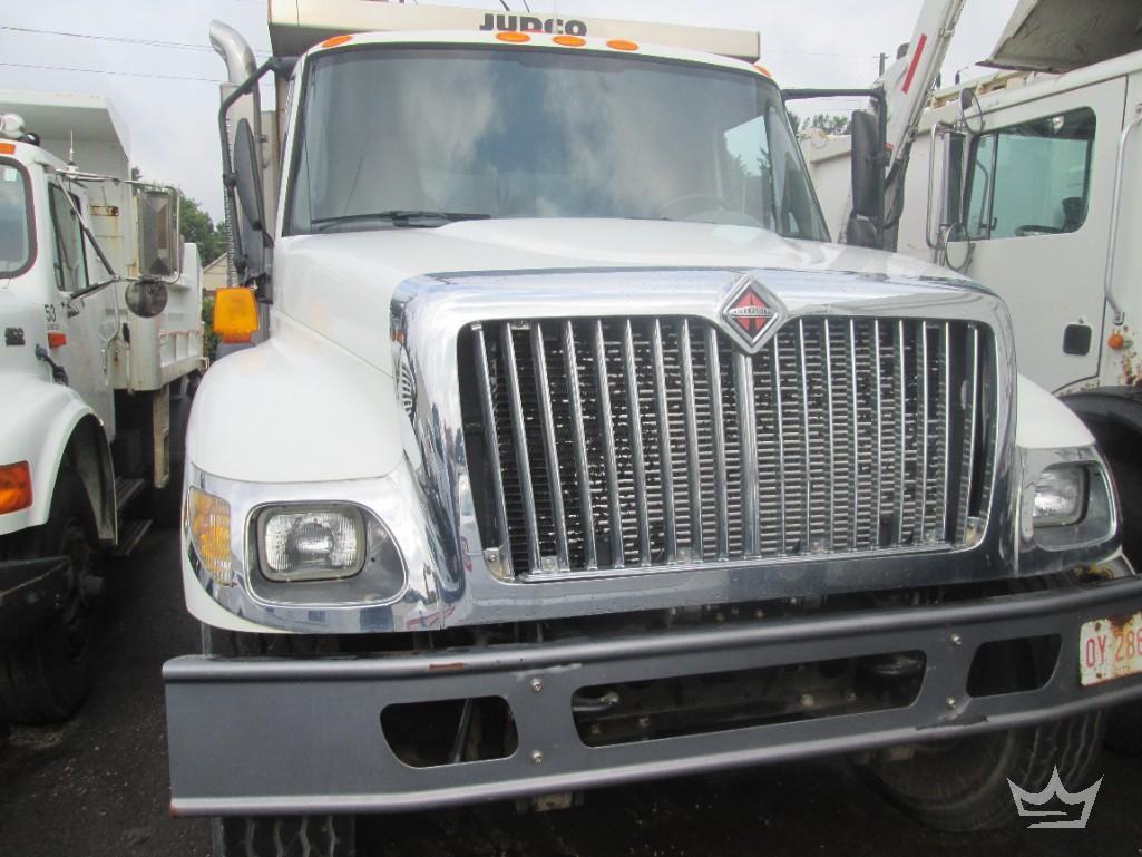 2004 International 7400