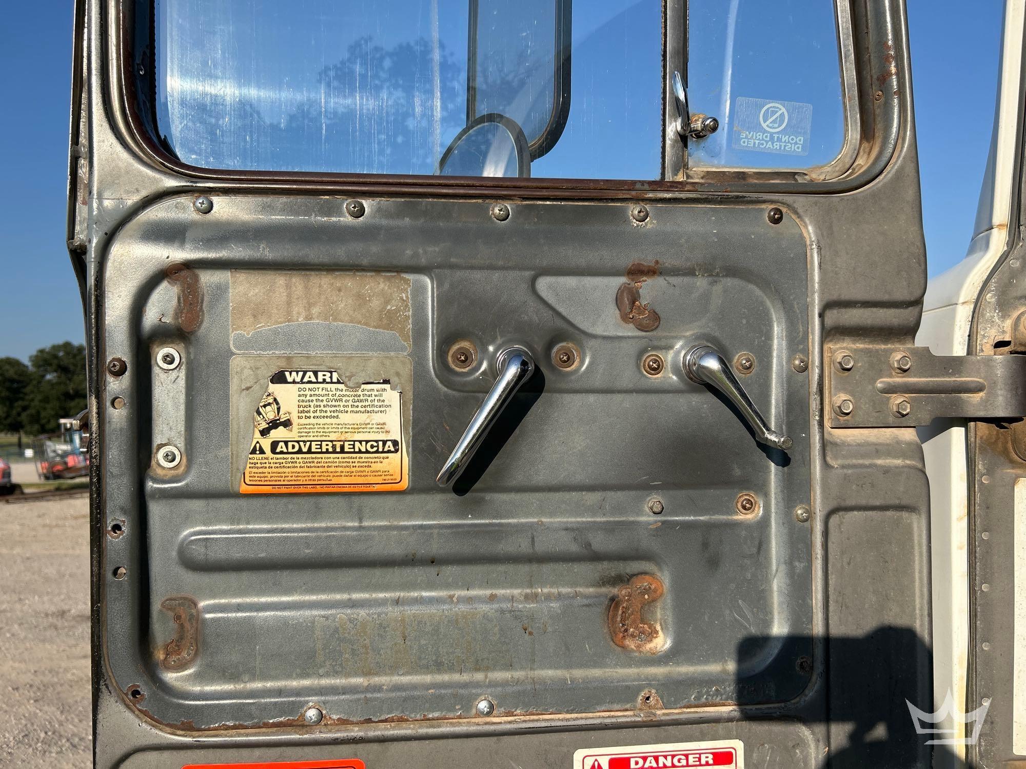 1994 Mack DM690S