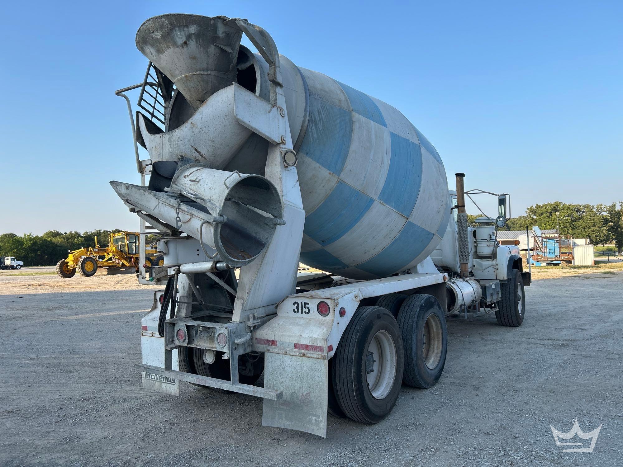 1994 Mack DM690S