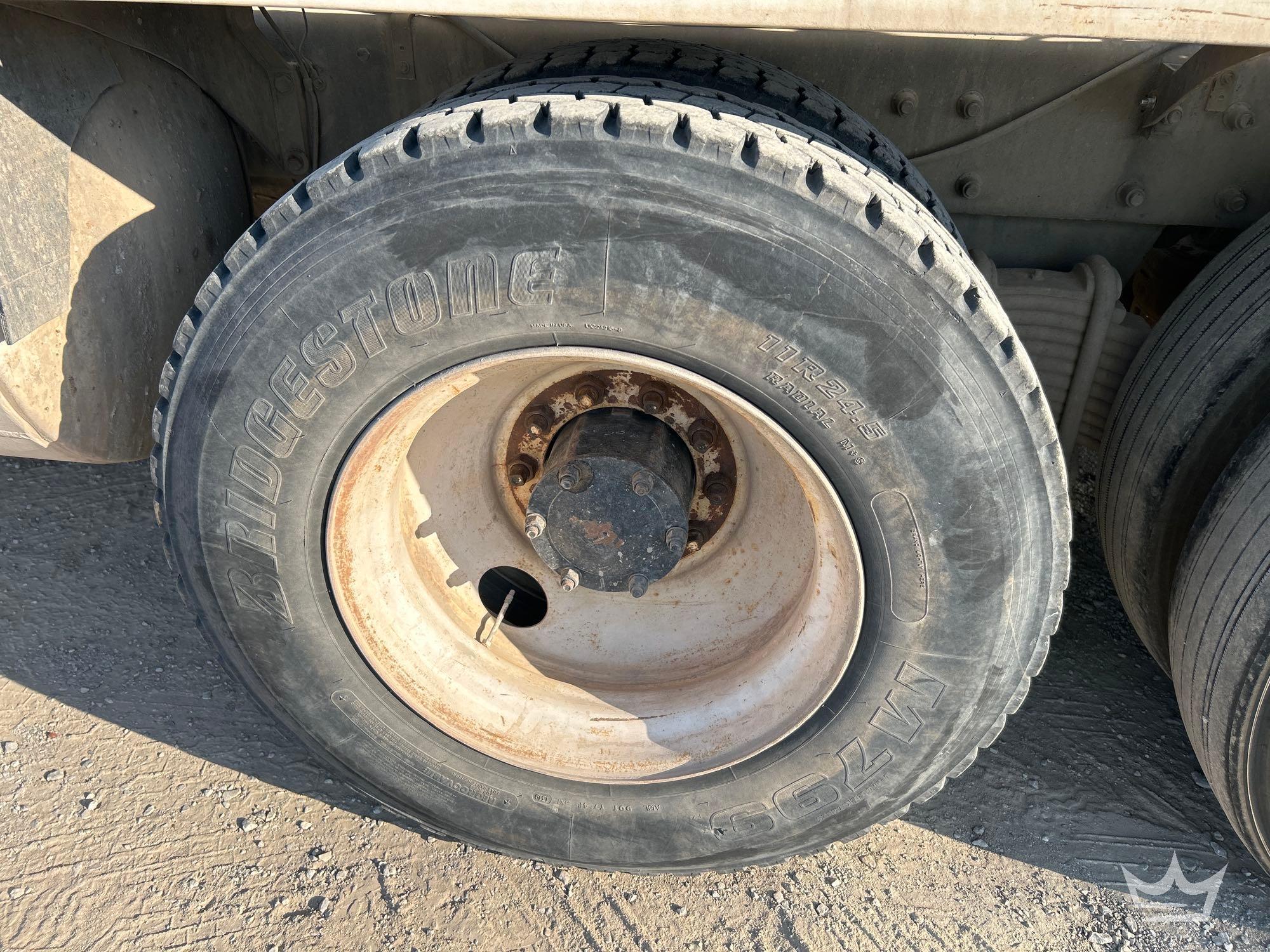 1994 Mack DM690S