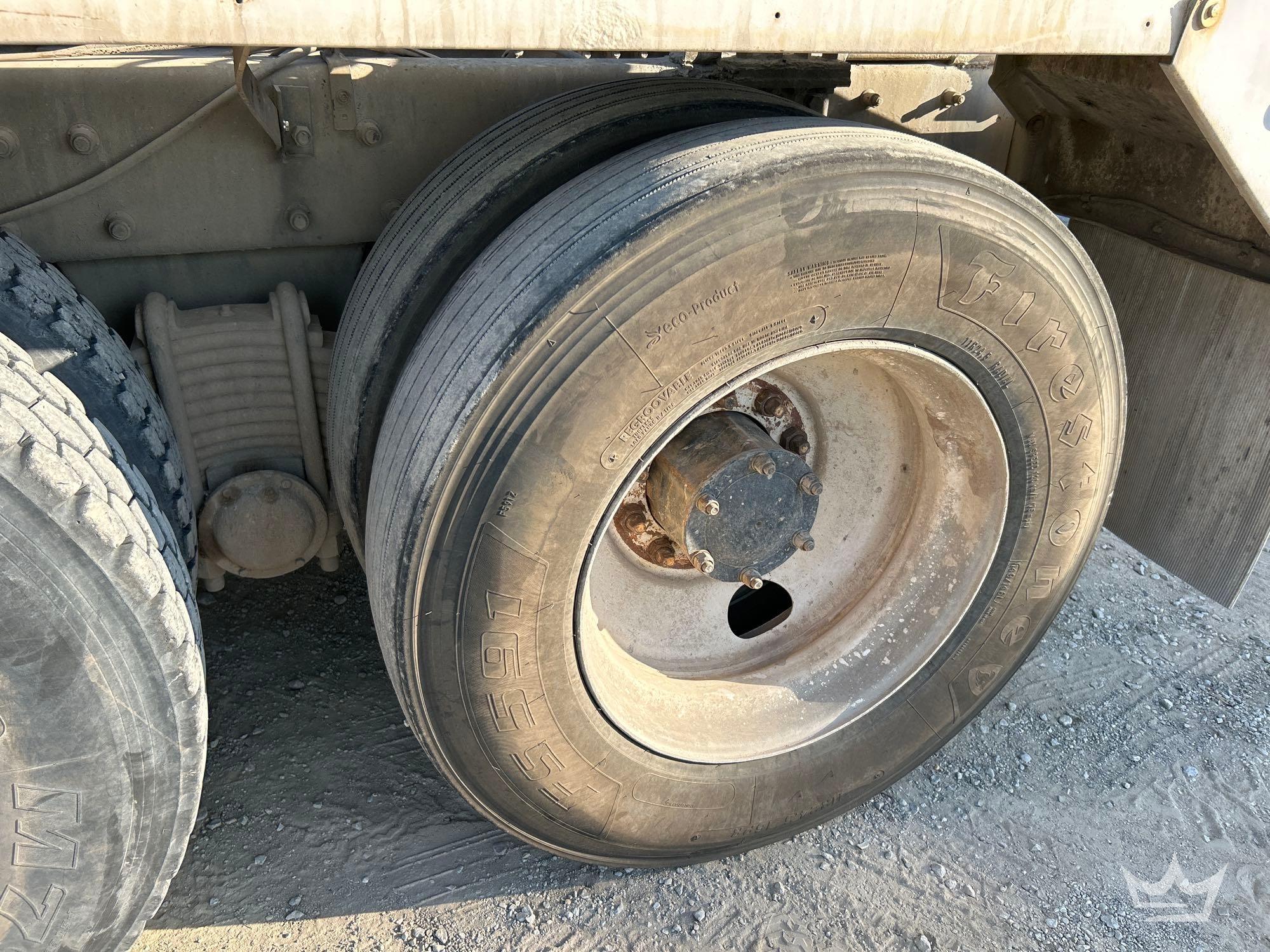 1994 Mack DM690S