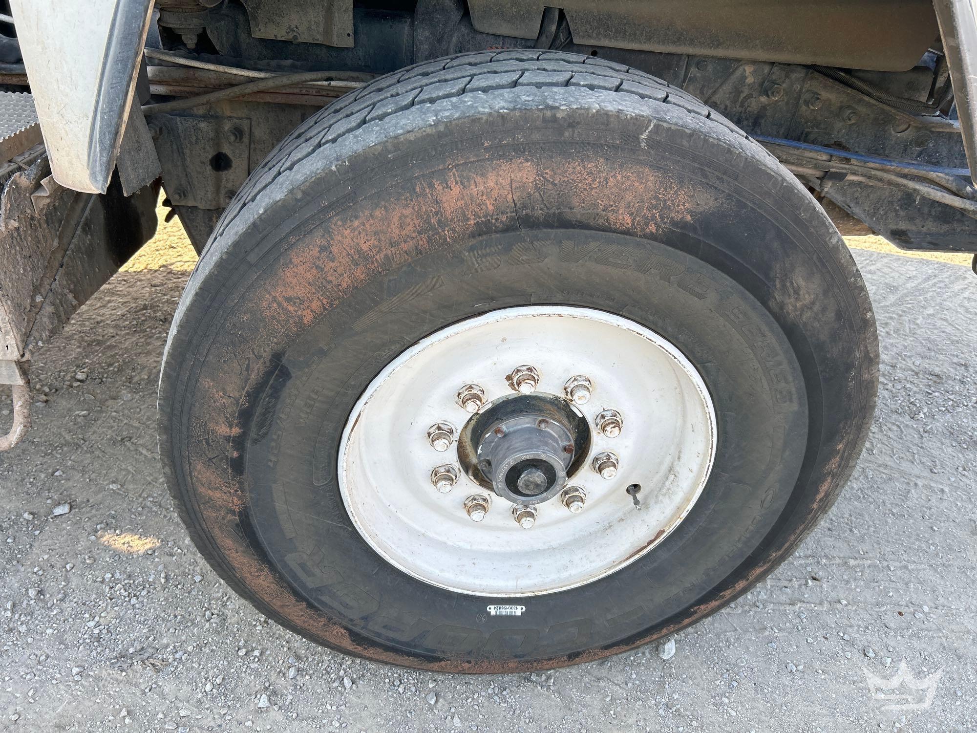 1994 Mack DM690S