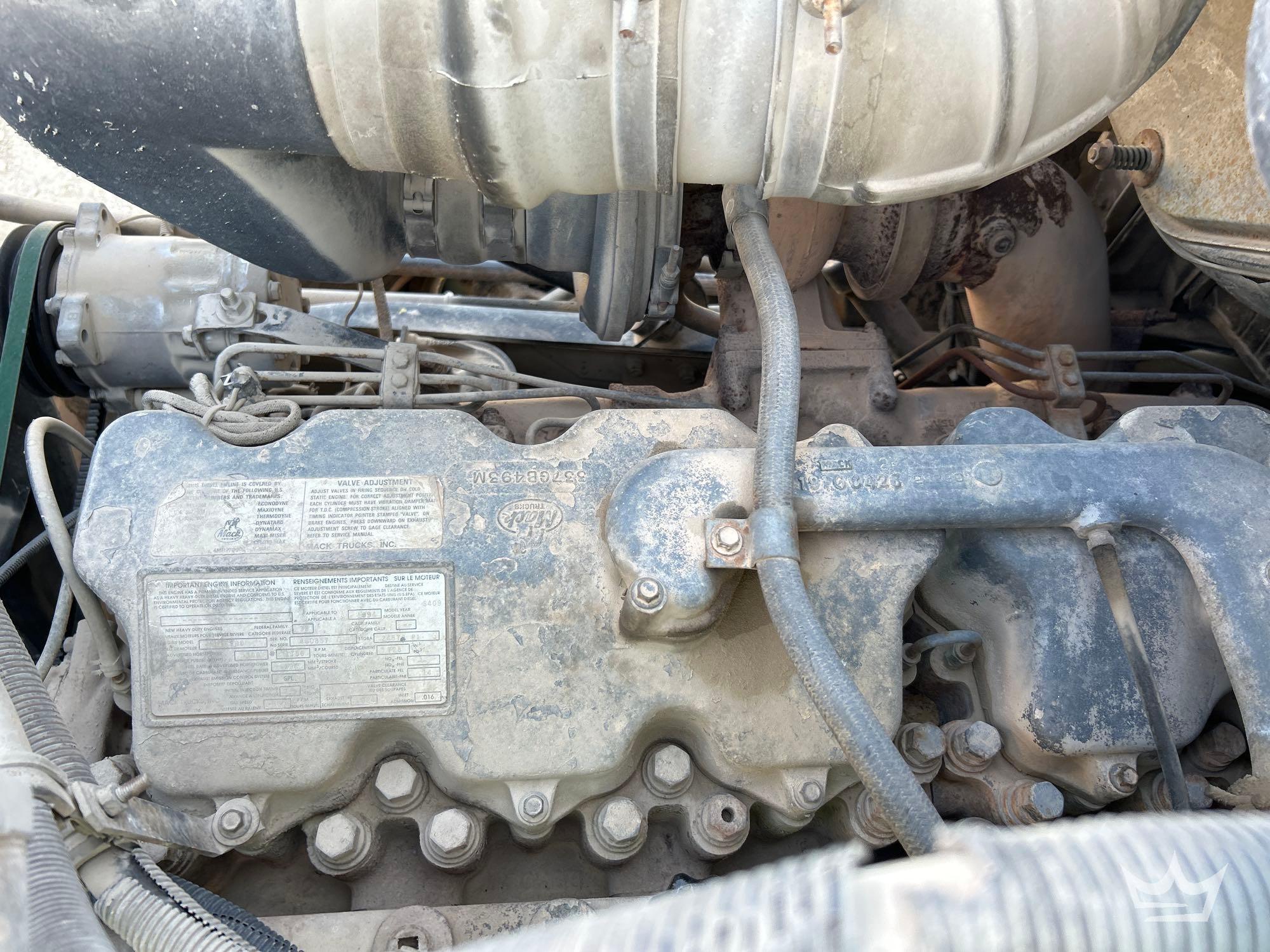 1994 Mack DM690S
