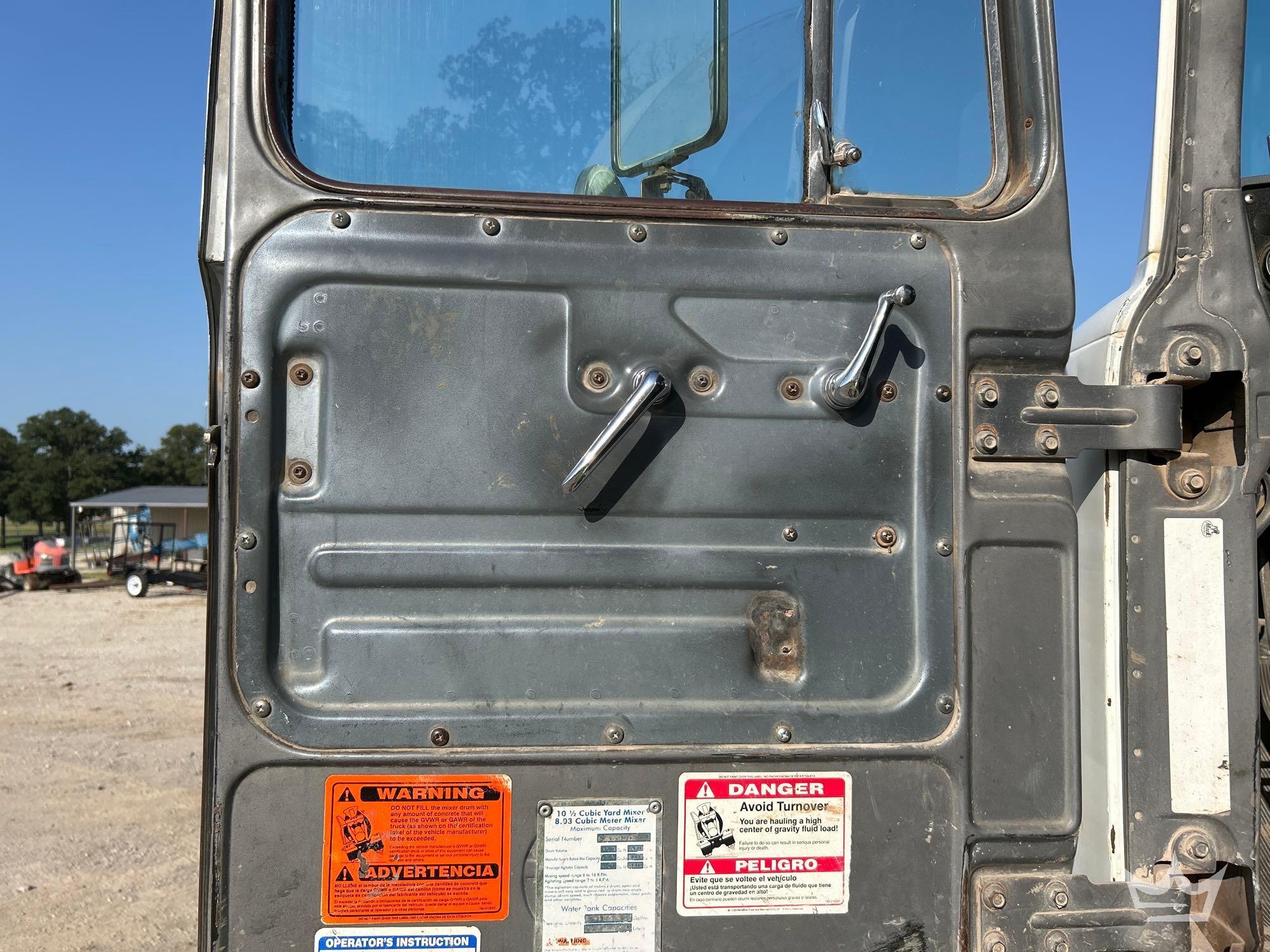 1994 Mack DM690S