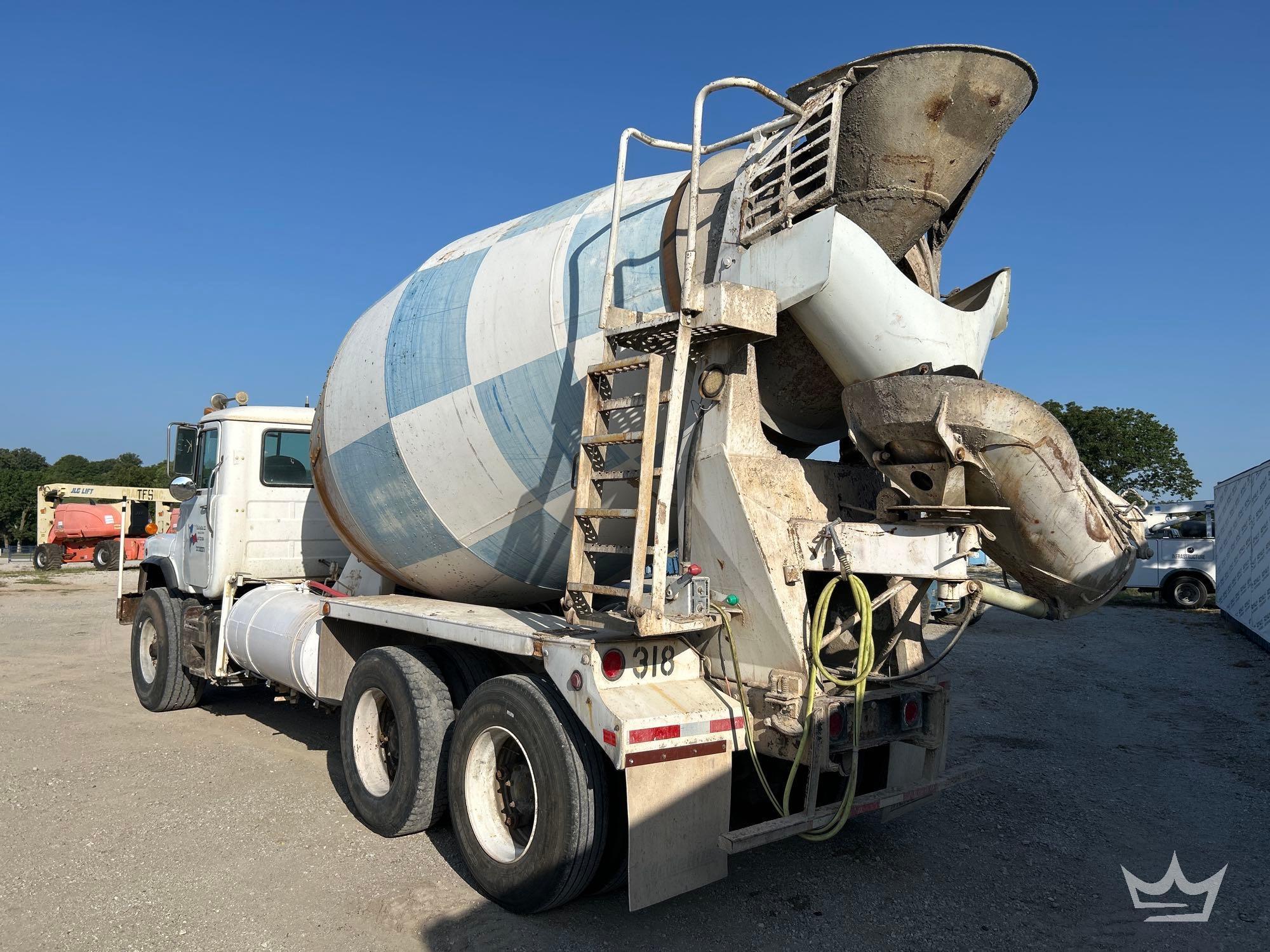 1994 Mack DM690S