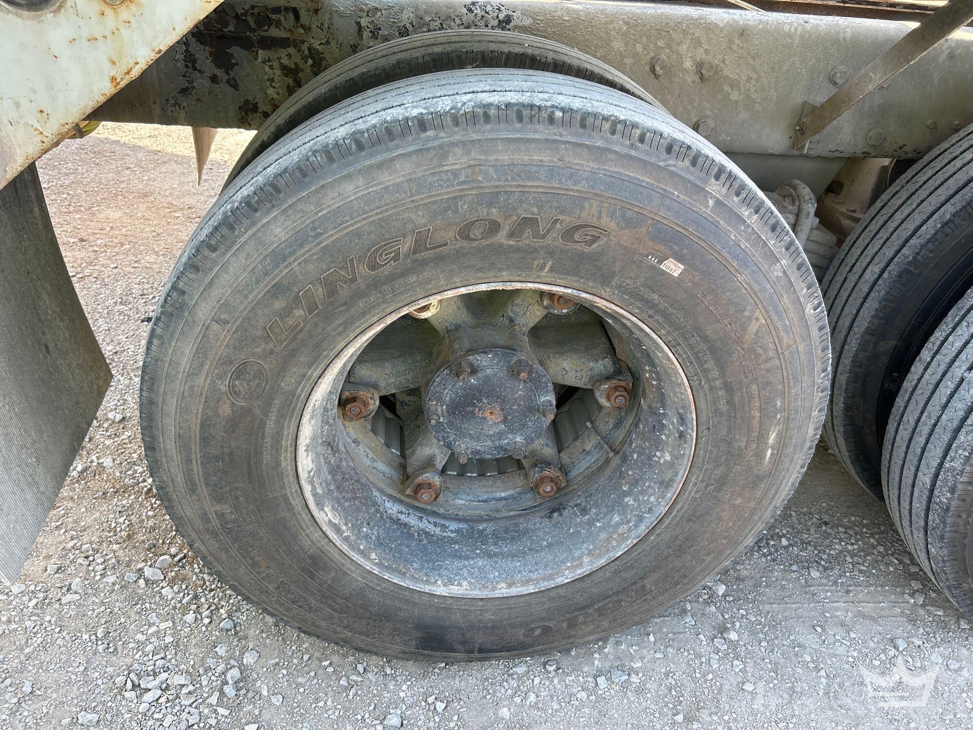 1994 Mack DM690S