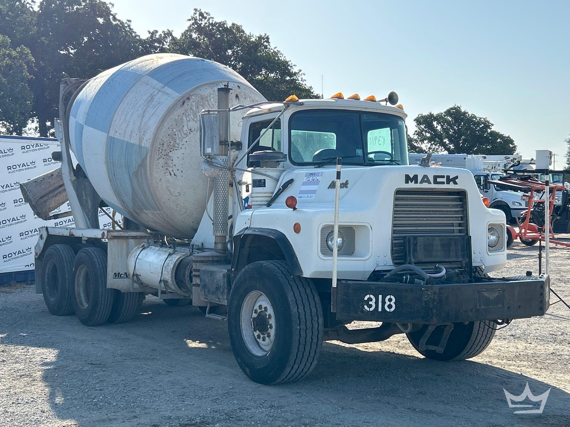 1994 Mack DM690S