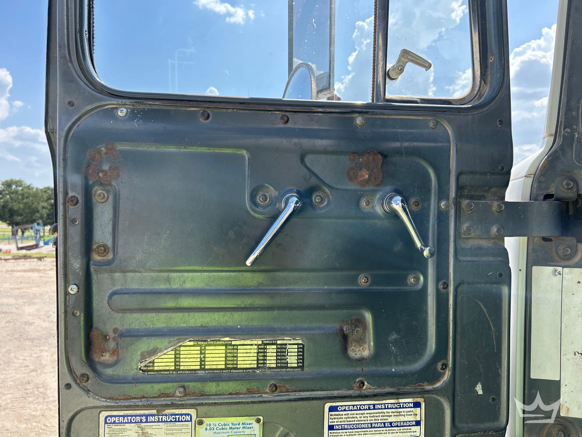 1997 Mack DM690S