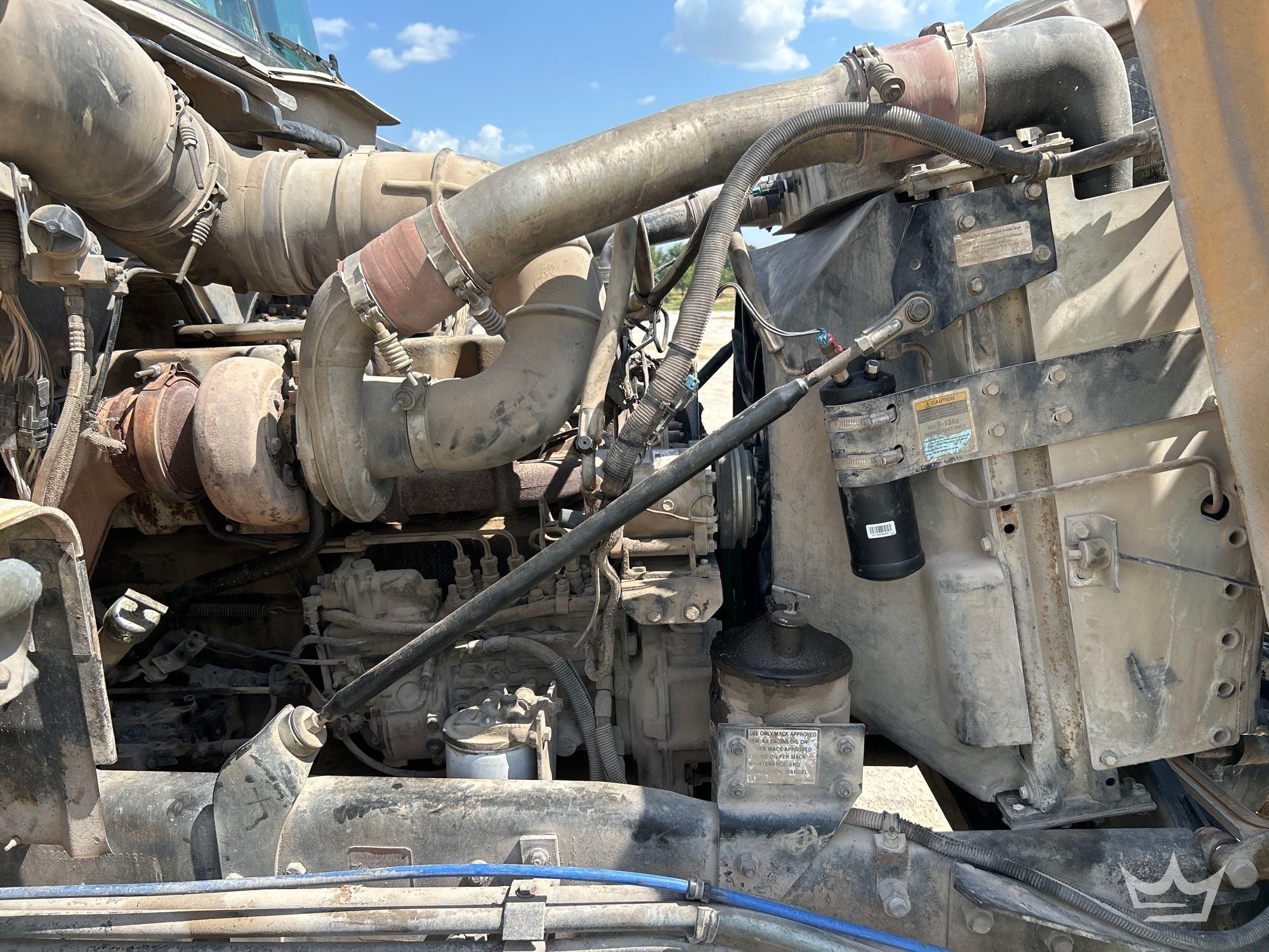 1997 Mack DM690S